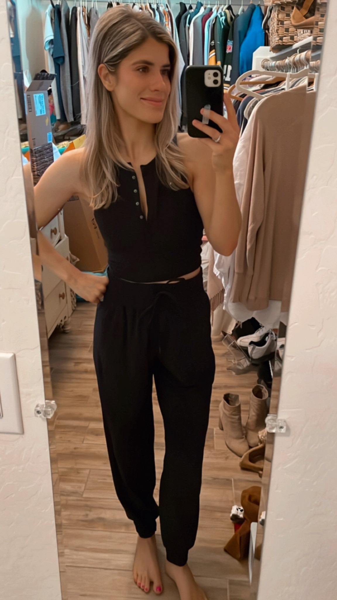 Abercrombie Athleisure
My favorite workout top is on SALE 
Small top | Small pants 
.
.
.
.
.
.
#abercrombie #athleisure #momfriendlyfashion #workoutclothes #affordablefashion #everydayclothes #loungewear 

#LTKSpringSale #LTKfindsunder50 #LTKstyletip