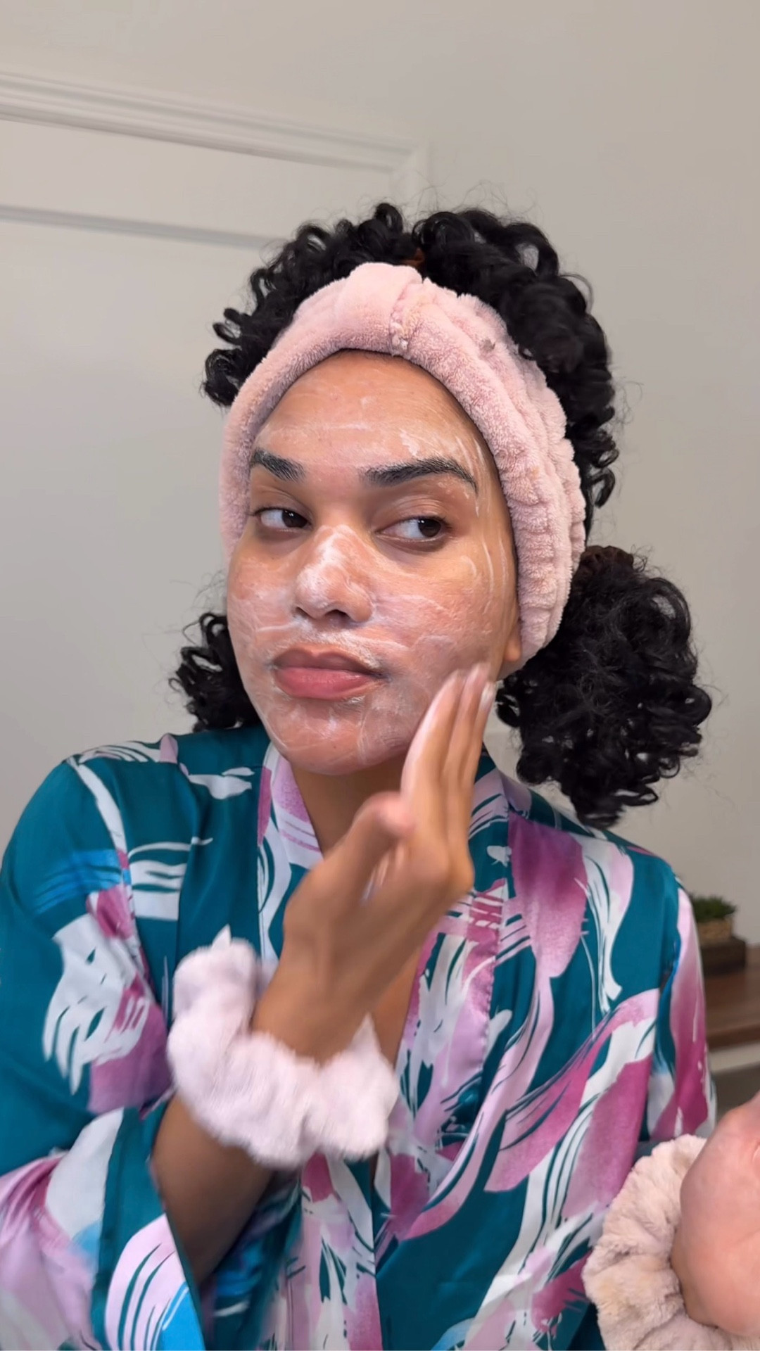 Get unready with me 🧼🫧✨

#LTKselfcare #LTKBeauty #LTKSaleAlert
