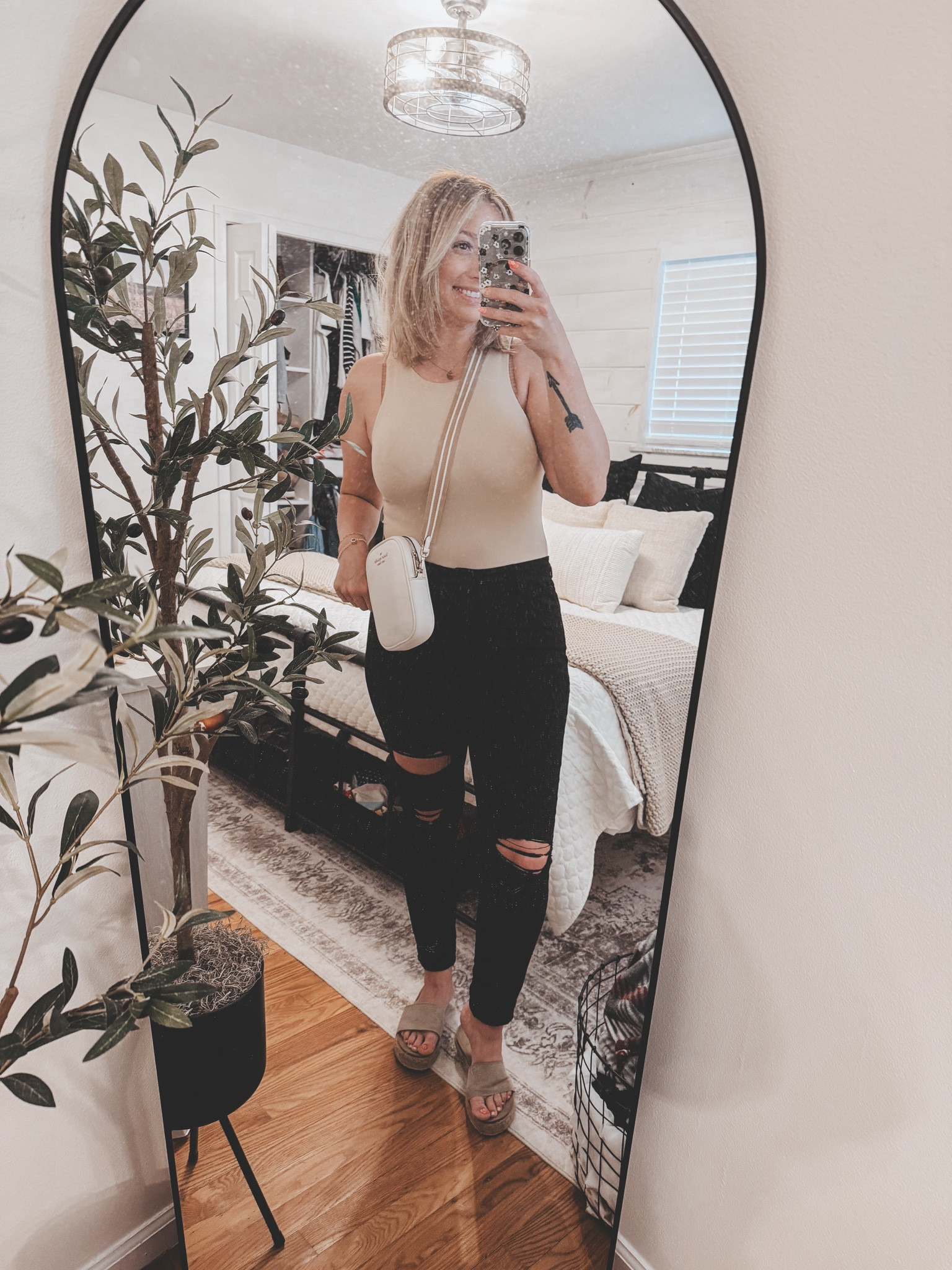 Casual spring outfit

#LTKMidsize #LTKShoeCrush #LTKFindsUnder100