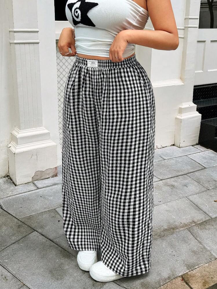 Solflare Checkered Casual Plus Size Women Flare Leg Pants Gingham Pants Black And White Gingham Pants,Back To School,Teacher Outfits, Fall Black And White Checkered Pants,Fall Clothes For Women | SHEIN