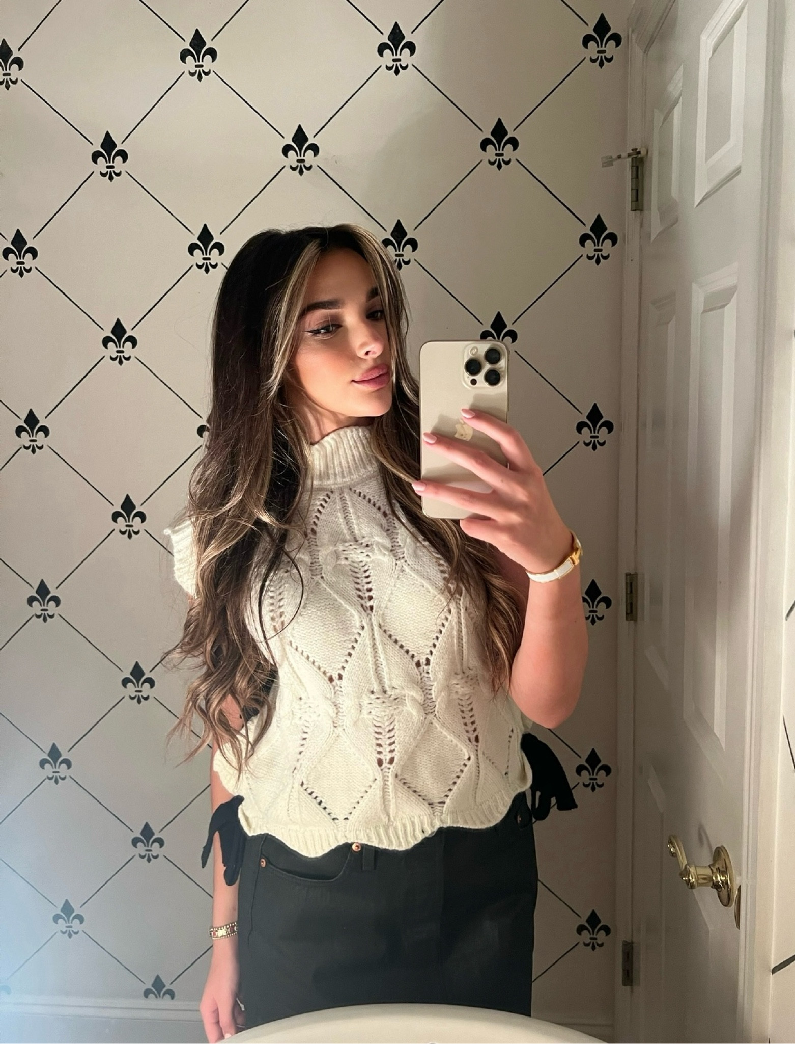 Thanksgiving look🦃
Sweater medium
Skirt medium
