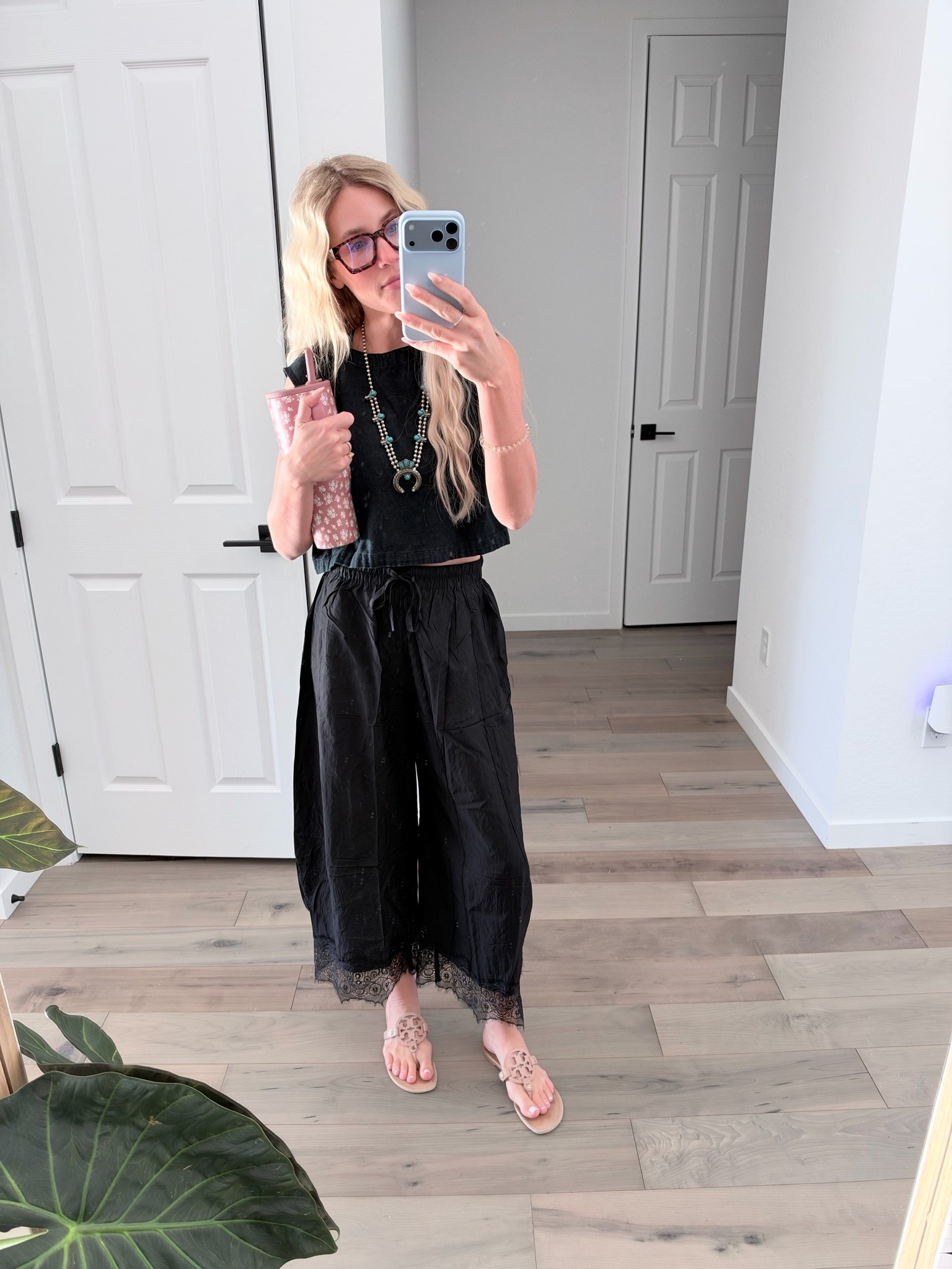 Size small in the pants

#LTKootd #LTKSeasonal #LTKgrwm