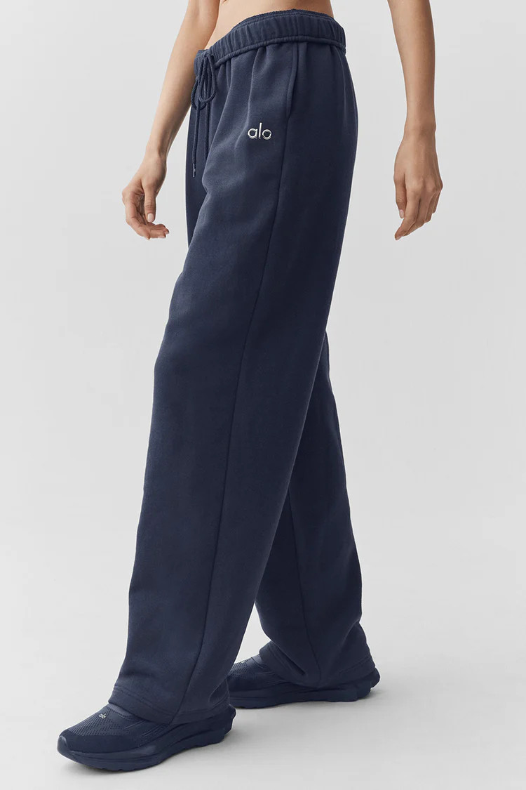 Accolade Straight Leg Sweatpant | Alo Yoga (US)