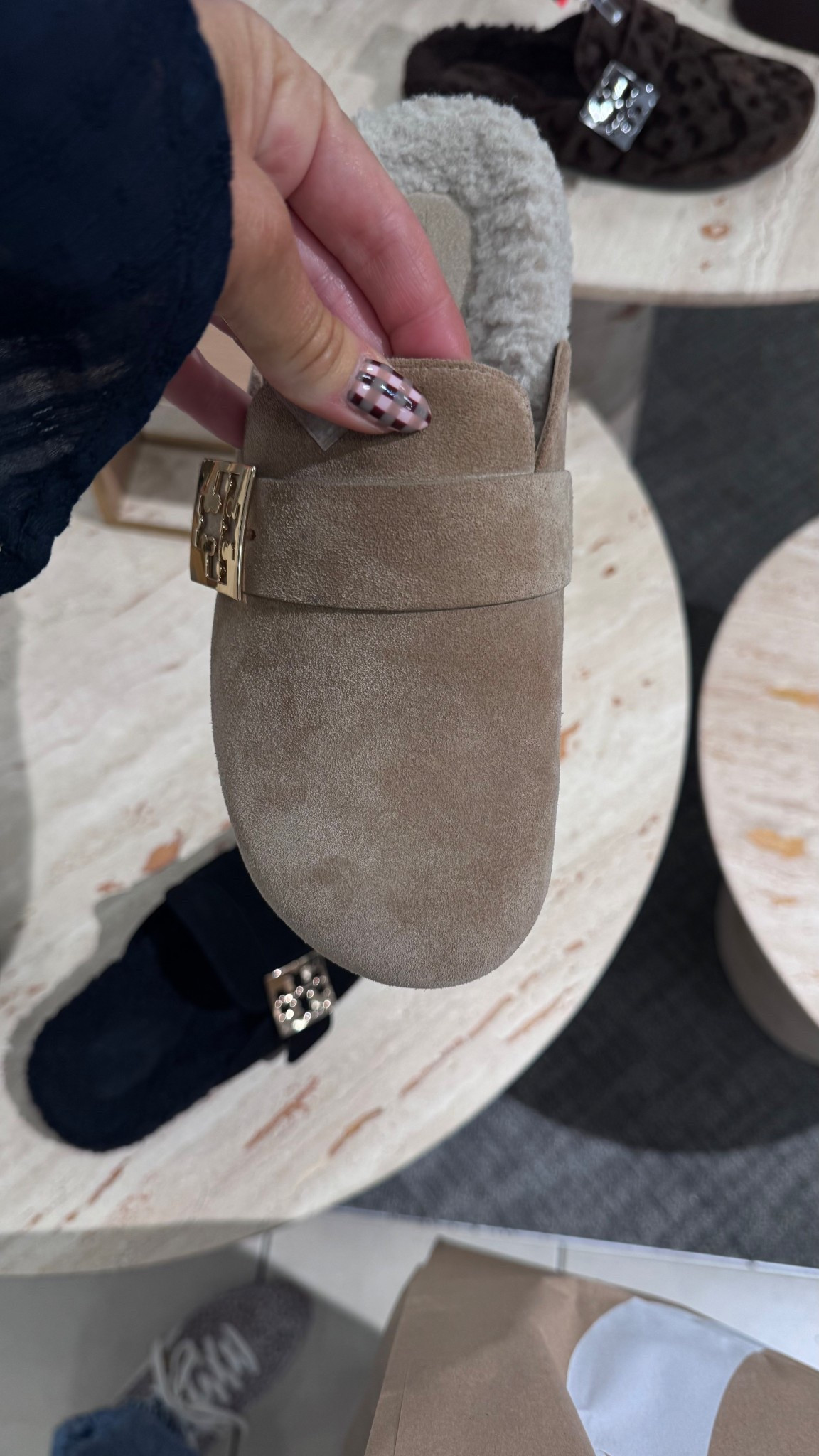 These are on Black Friday SALE! 

Nordstrom, Tory Burch, Black Friday, sale, mules

#LTKSaleAlert #LTKHoliday