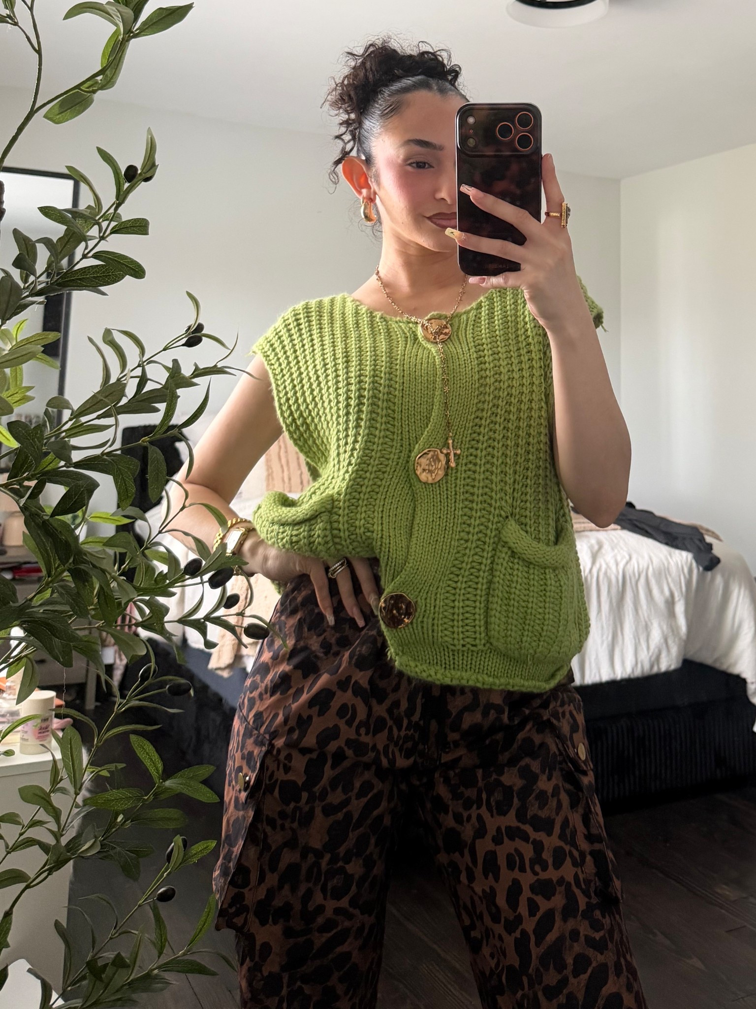 Stay at home mommy ootd 🌿🐆 mixing spring colors with my favorite neutral (leopard print) 

#LTKmomlife #LTKPetite #LTKootd