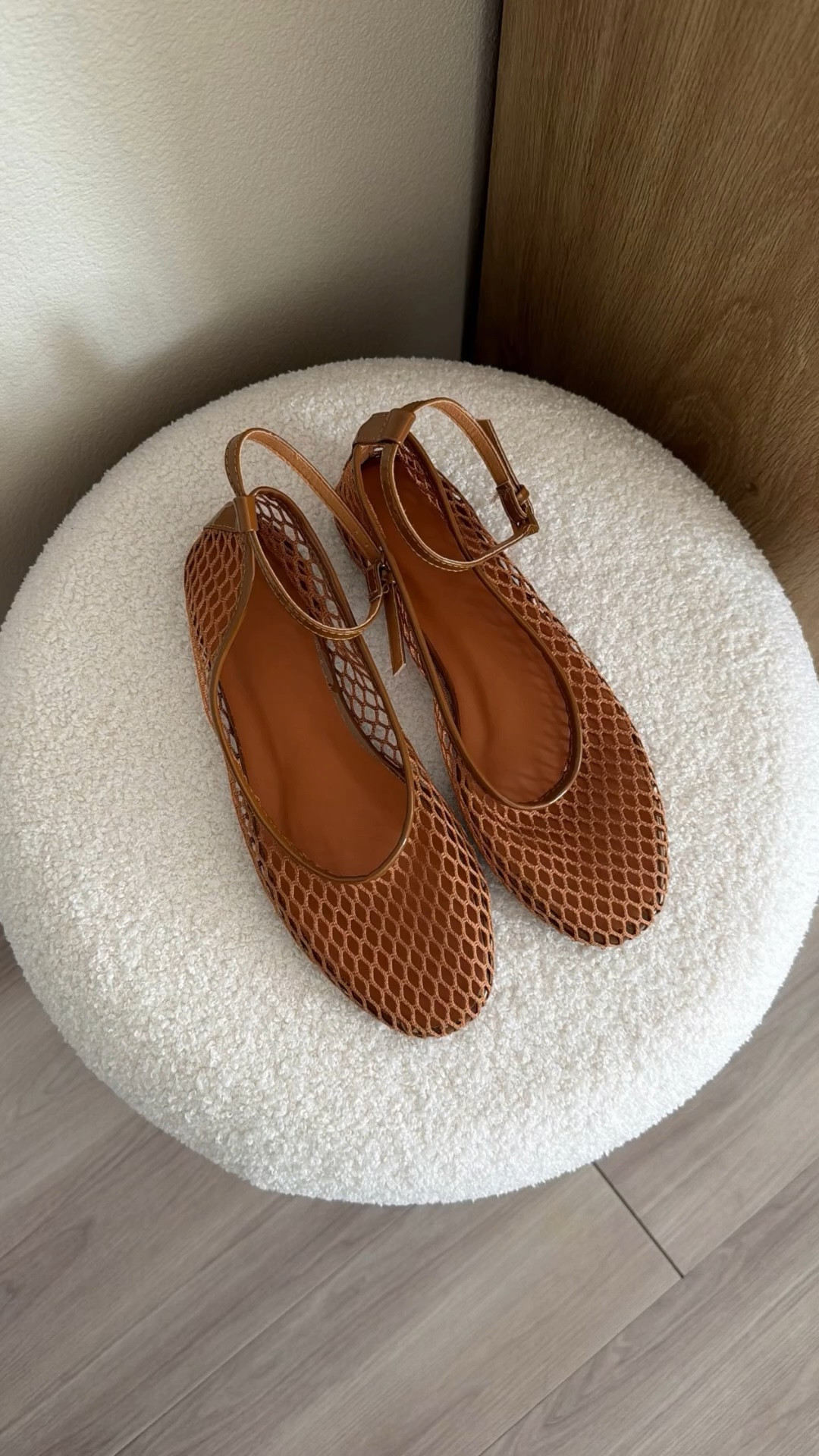 spring / summer neutral sandals and ballet flats from amazon. so many are on sale and they come in a munch of colors 