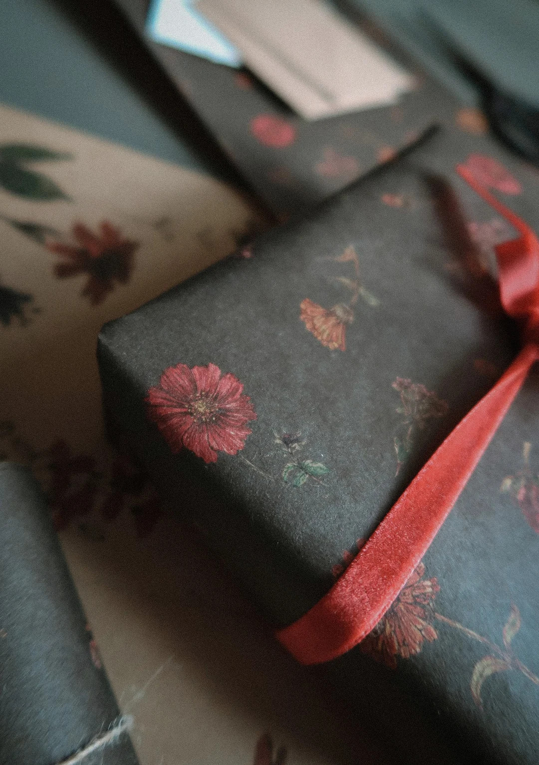 Florals on Dark Green Wrapping Paper Gift Wrap Gift Wrapping - Etsy | Etsy (US)