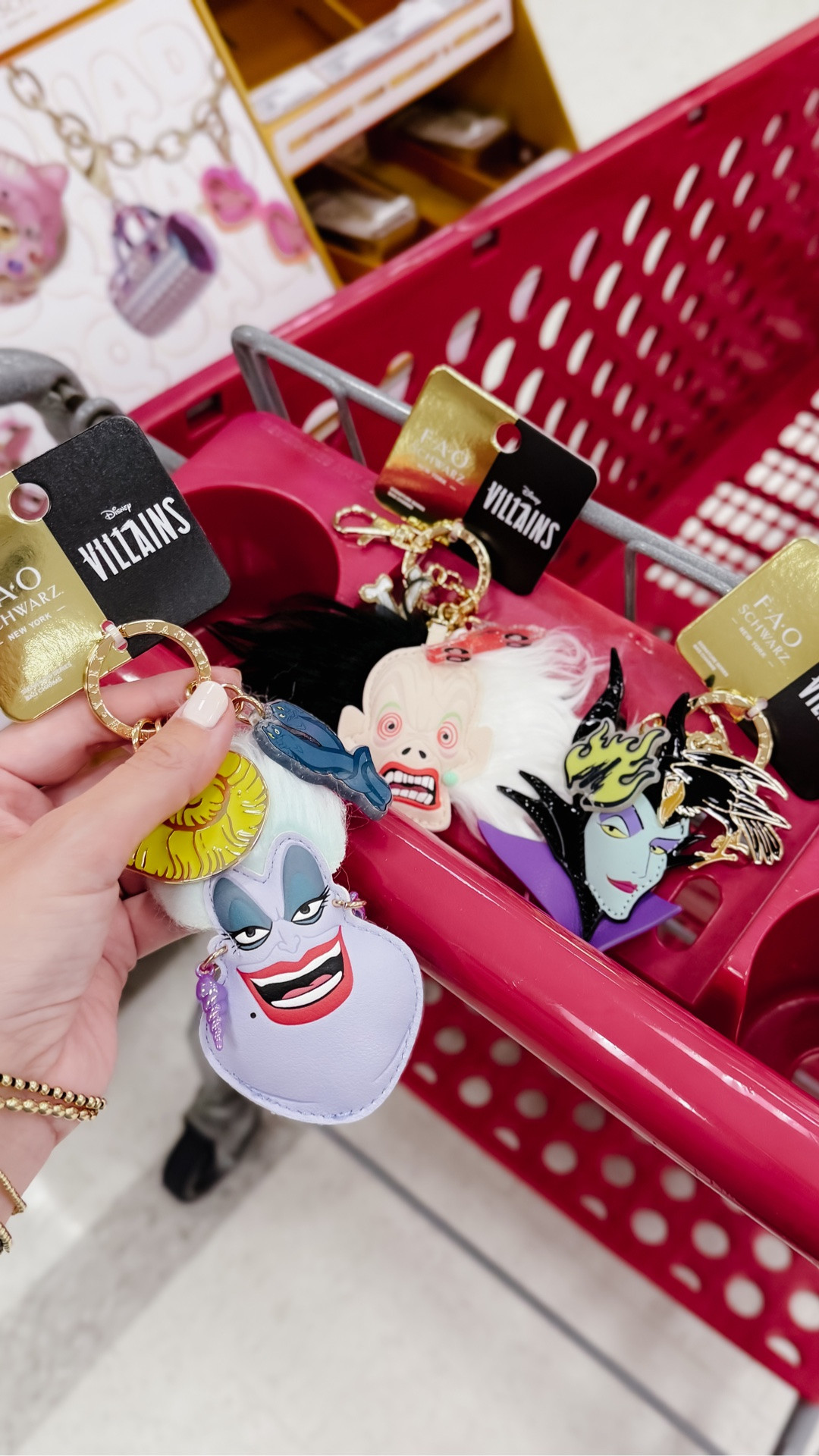 Calling all Disney Villains fans! 🖤✨ These
keychains are SO fun and would be the cutest little addition to your park bag!


* Disney, Target,

#LTKmomlife #LTKdayinmylife