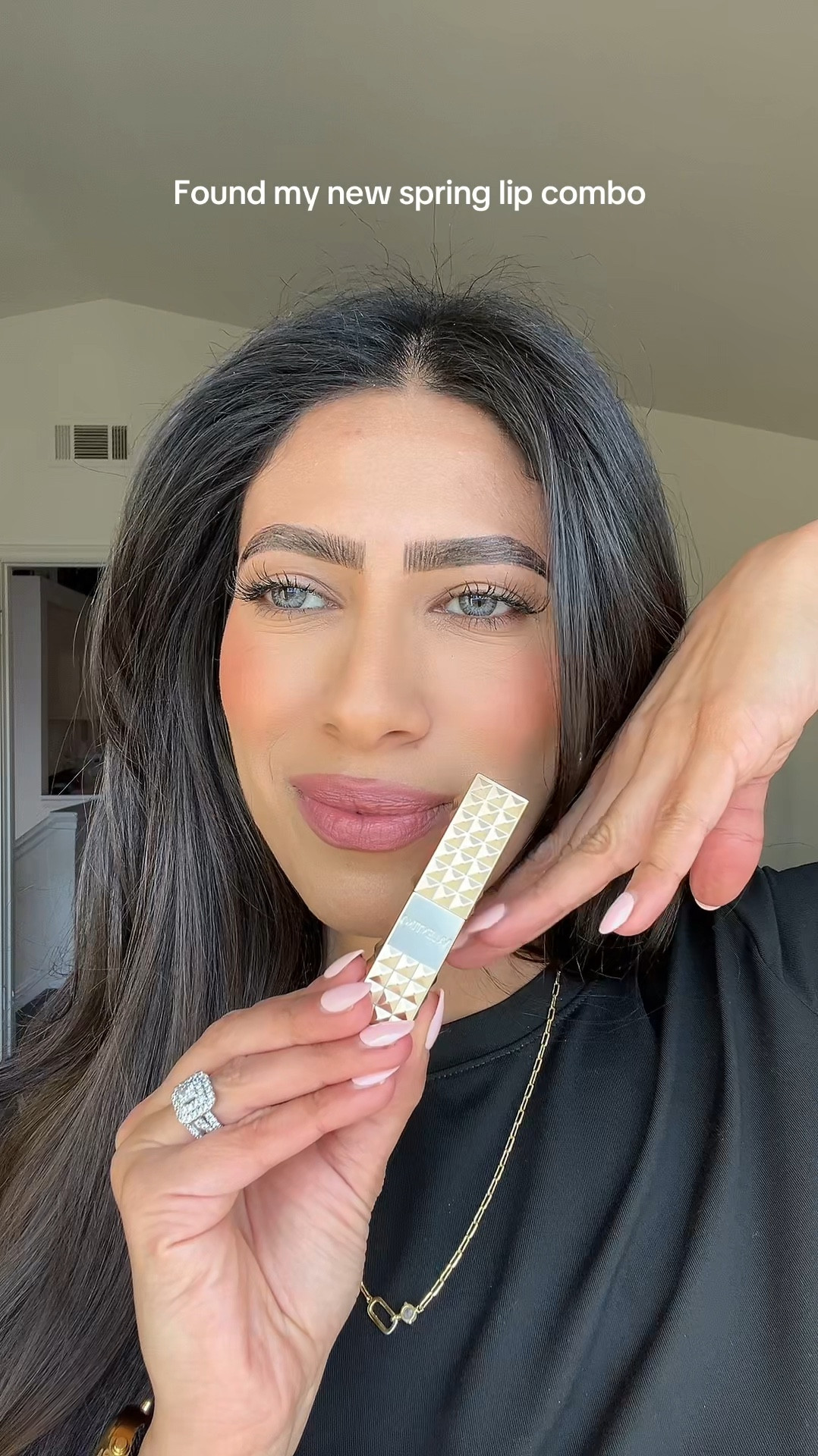 Full makeup look.
Individual lashes 👏 

#LTKFindsUnder50 #LTKSaleAlert #LTKBeauty