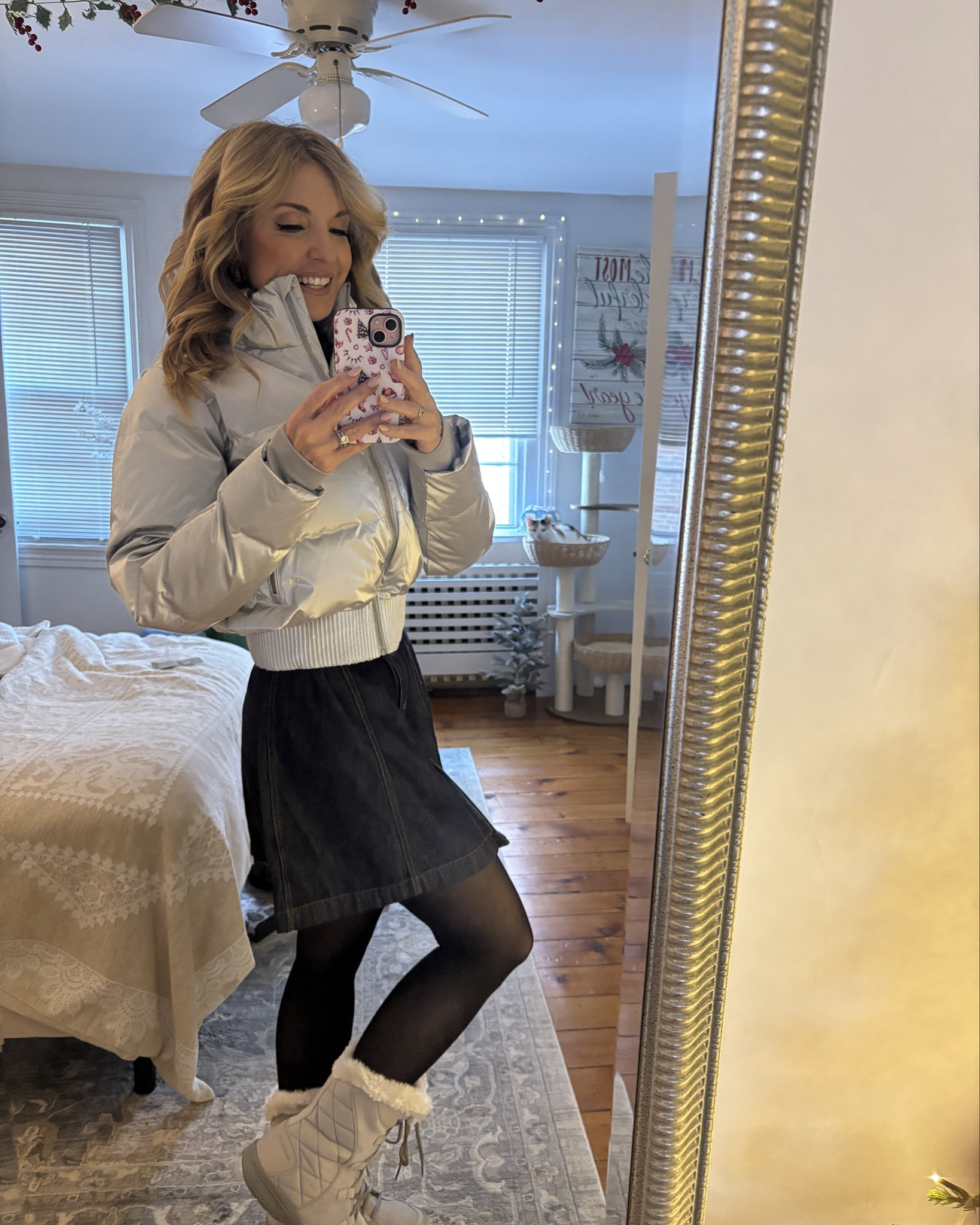 Studies show that a shiny metallic jacket will increase your love of a cold day by 149% (no really look it up!)
And you don’t even have to ski to wear it..I checked  ⛷️ 
Love this one from #sweatybetty !