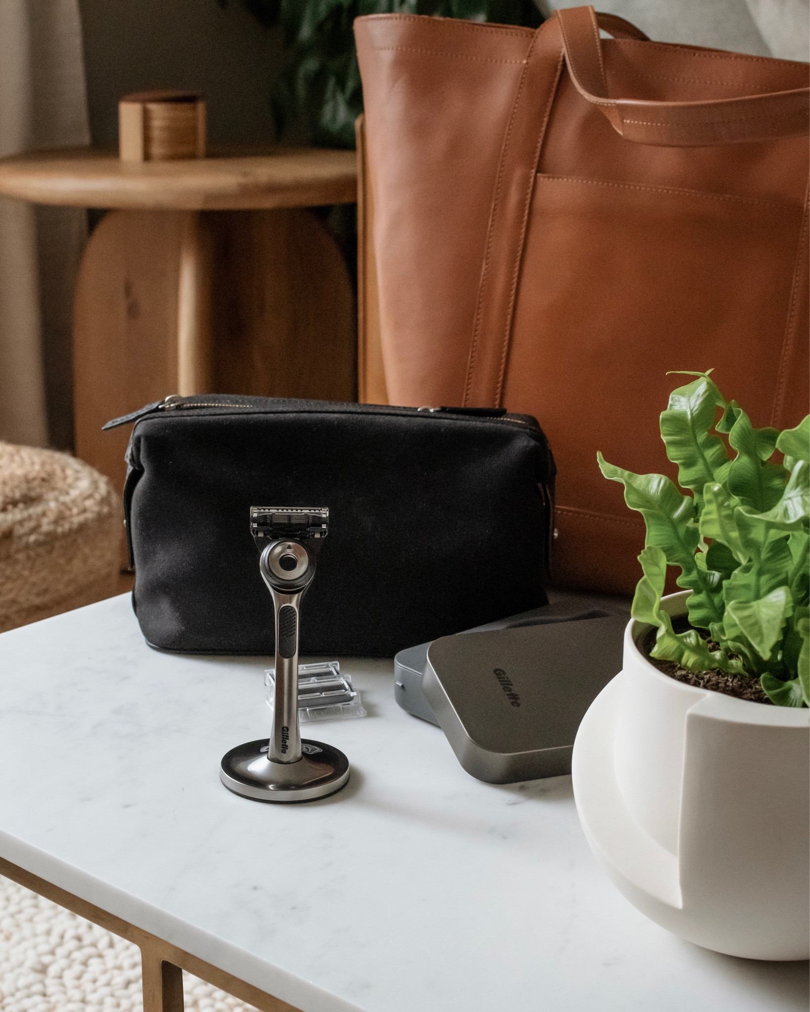 #ad I’m heading home for the holidays to spend time with family, so I restocked some of my travel essentials on my last @target run, including my favorite razor from @gillette. 🪒🧖🏻‍♂️
It’s called The GilletteLabs with Exfoliating Bar razor, and is hands down my favorite from Gillette. It’s so chic! It comes with a magnetic docking stand, so it looks pretty on your bathroom shelf when you aren’t using it, and the exfoliating bar does just that- it exfoliates my skin as I shave for an effortless and quick clean up.
The travel case has a spot for the magnetic stand too, so I can feel at home even when I’m on the road. Highly recommend. 👌🏼
 
#ExfoliatingRazor #EffortComesEasy #Target #TargetStyle #GillettePartner