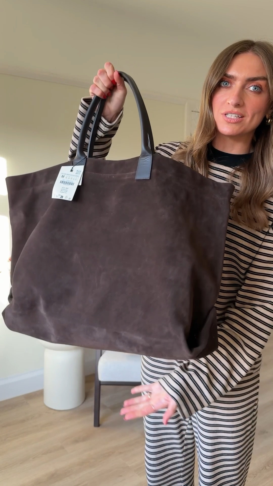 Open & unbox my Zara order from the men’s section! I was after a new ‘throw it all in’ bag and I’ve heard such good things about shopping from men’s section in Zara! 