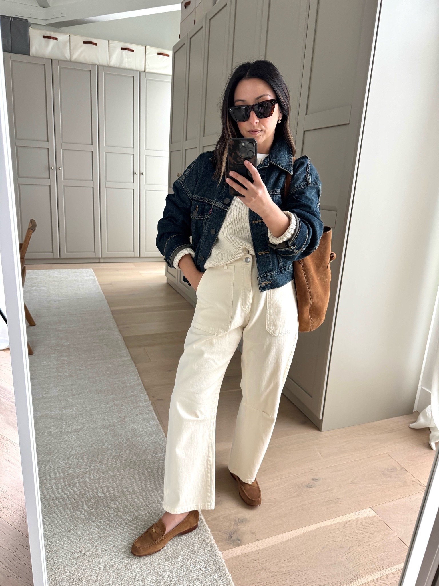 This new Levi’s loose crop denim jacket is incredible! Has the same fit as the Agolde Palmer. Soft denim and this wash is stunning for fall!

Levi’s denim jacket xs
Dl1961 Billie barrels 25
Veronica Beard loafers 5
Liffner bucket bag
Celine sunglasses

#LTKOver40 #LTKPetite #LTKmomlife