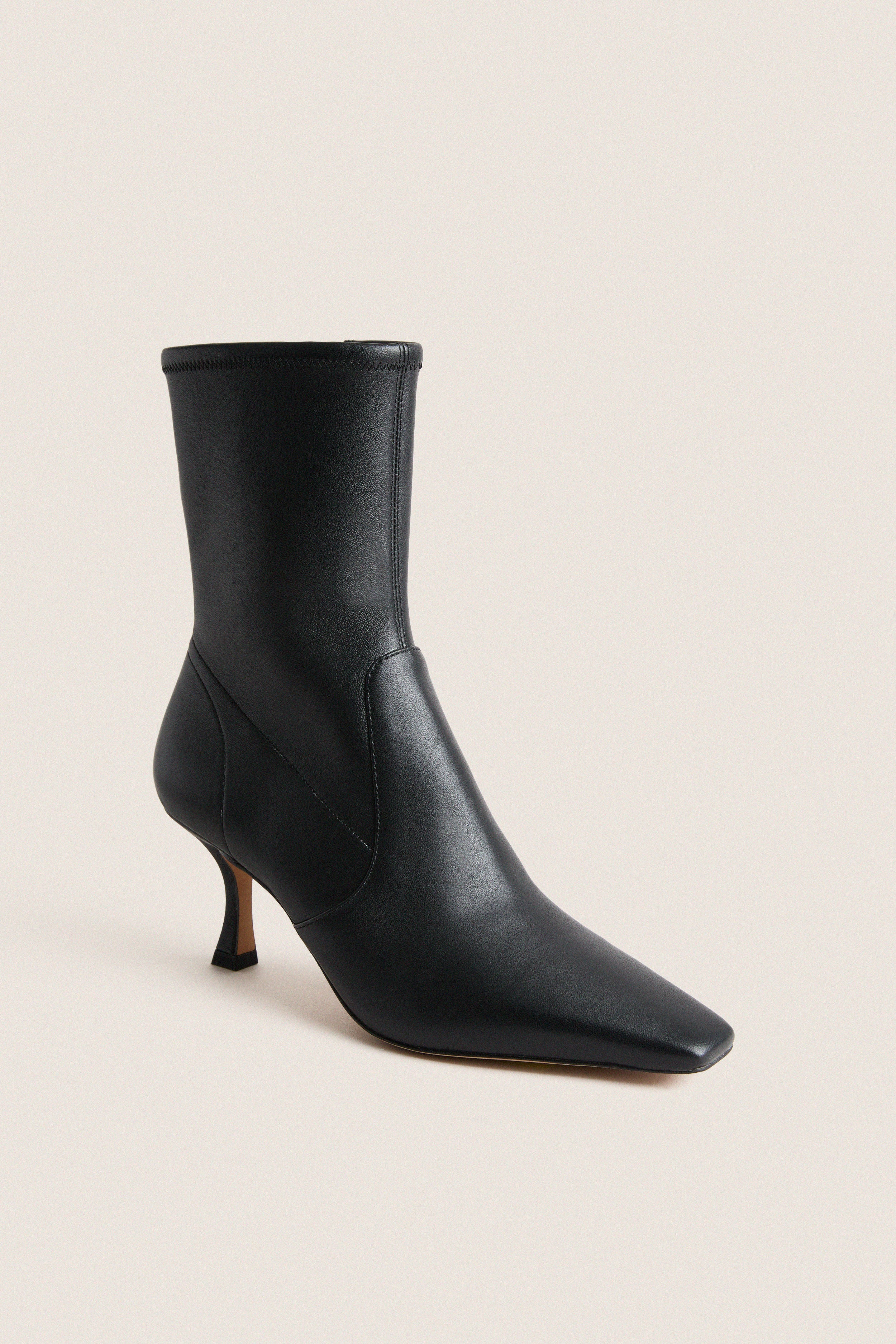 Black Leather Madelyn Boots | Tuckernuck (US)