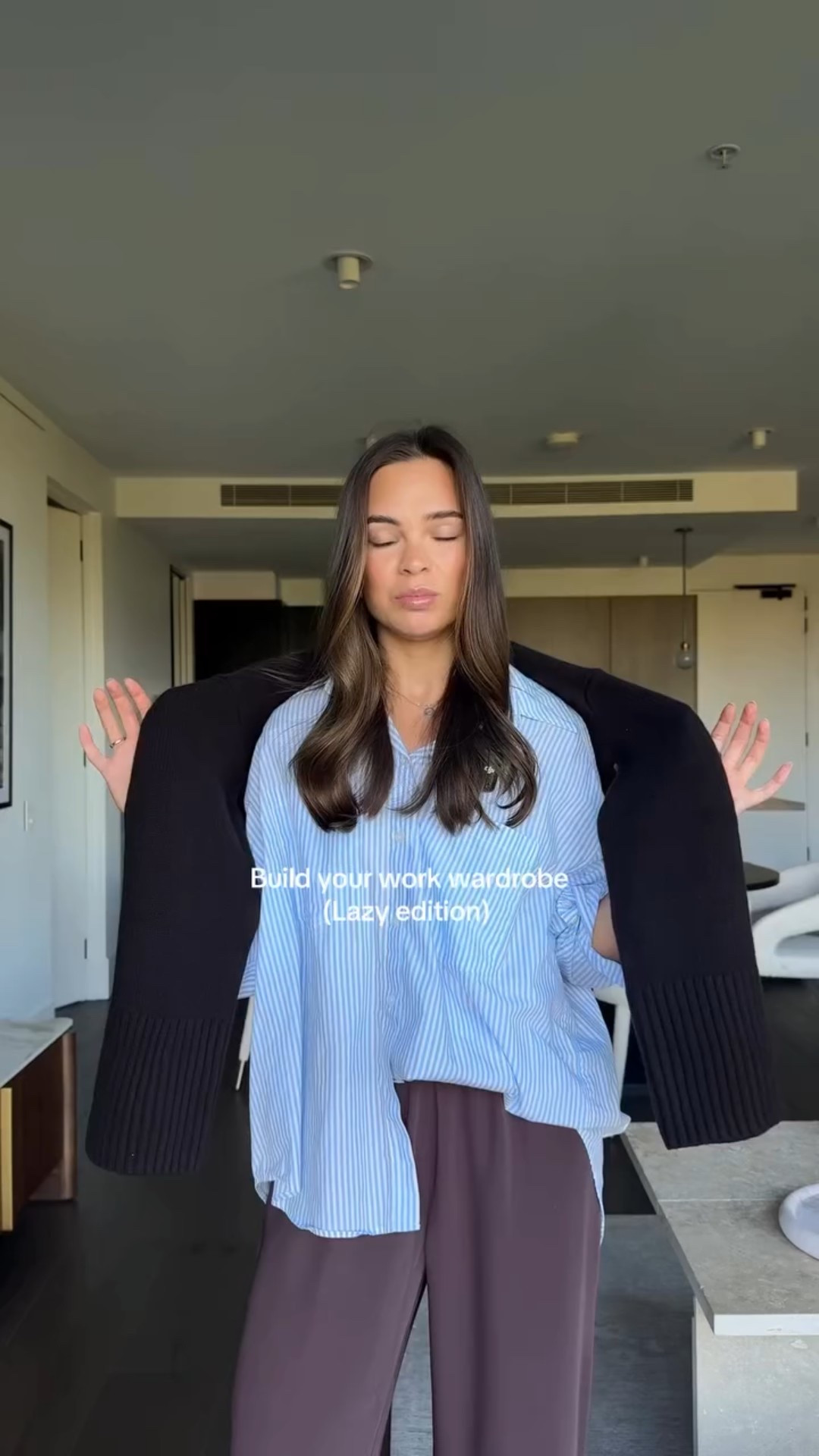 Two jobs, great wardrobe, highly lazy 🤷🏽‍♀️ The base of this formula for this look is any cotton shirt and then the @kookai_australia daily PJs (the Maria Elastic pant) and the best cashmere blend @hm sweater #workoutfit #corporateoutfits #officeoutfit