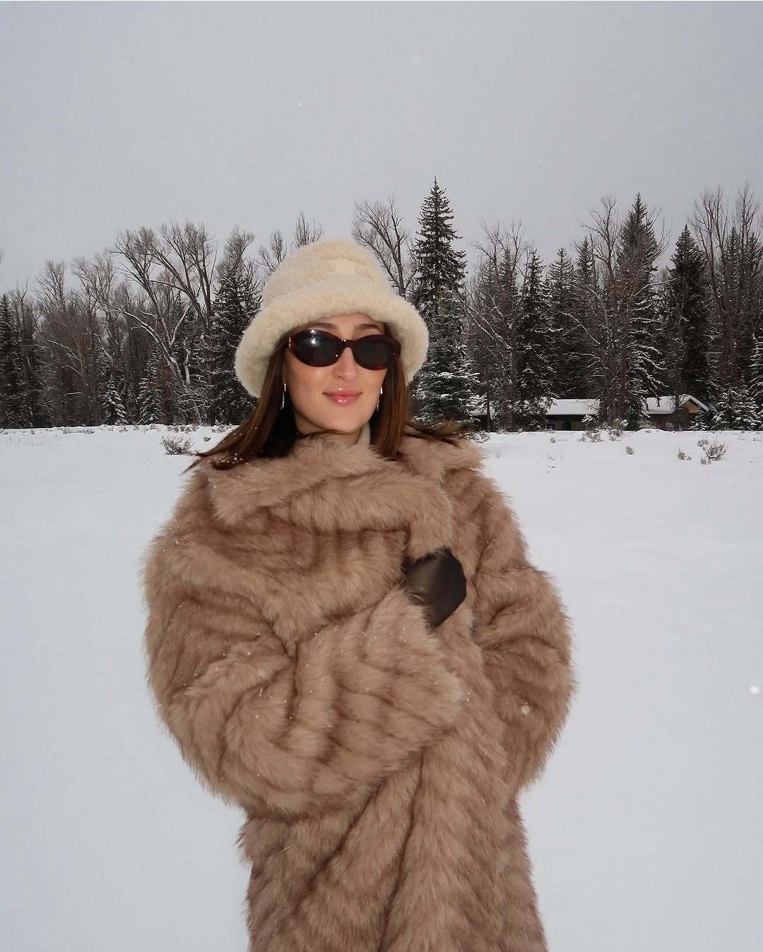 missed the snow ❄️🐰🤍

#LTKSeasonal #LTKStyleTip