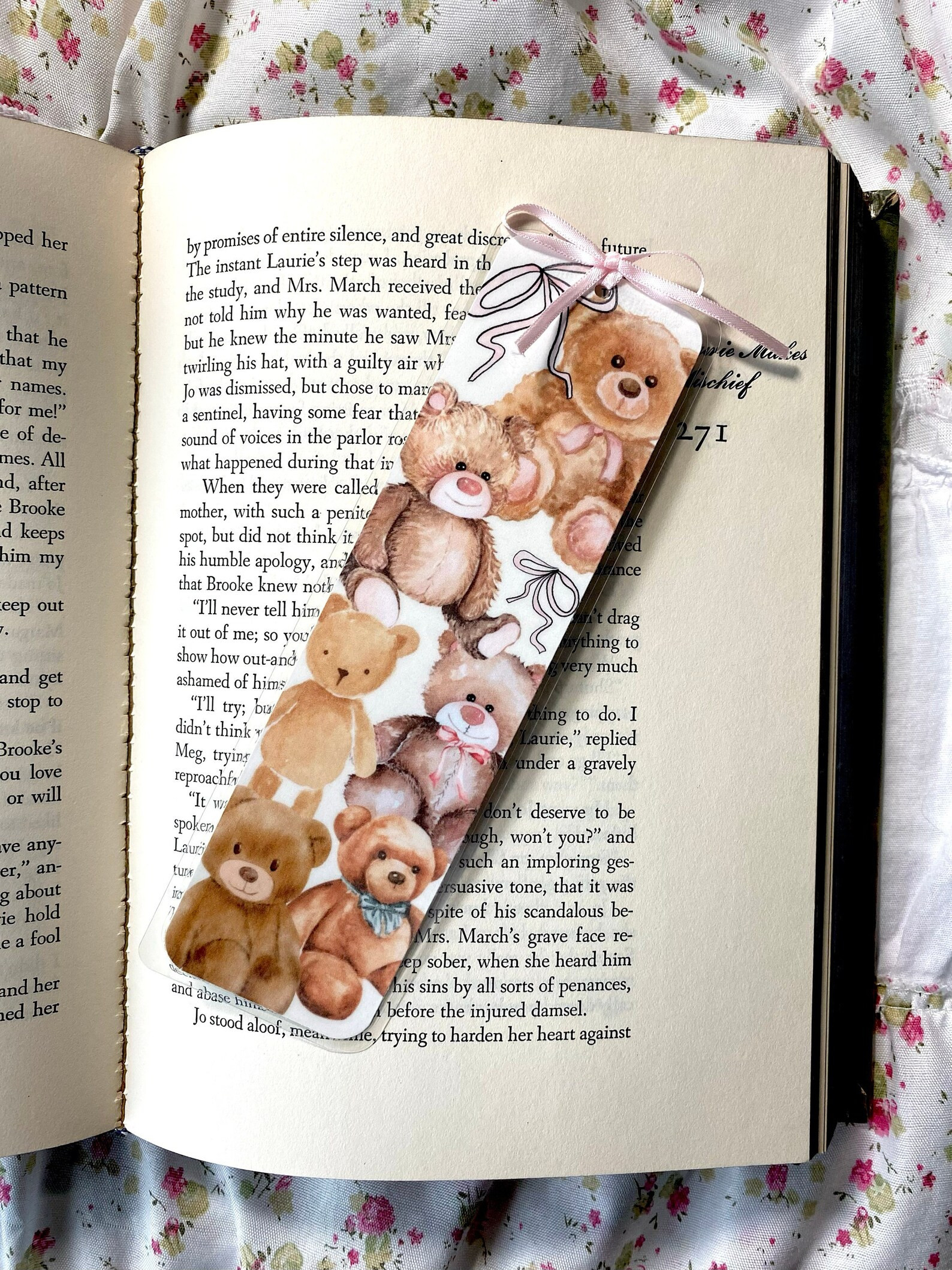coquette teddy bear bow bookmark <3 | Etsy (US)