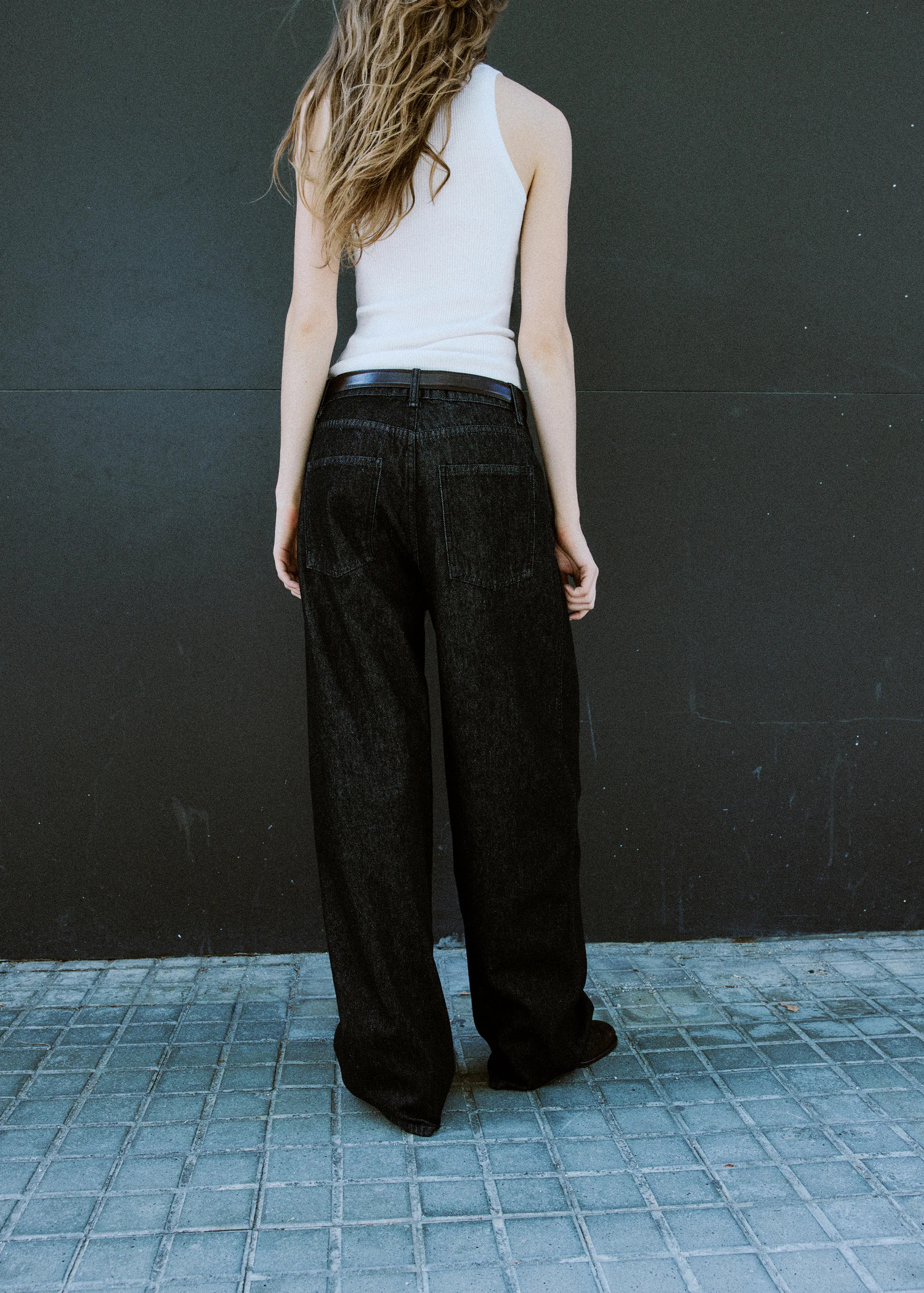 Low-rise barrel jeans | MANGO (UK)