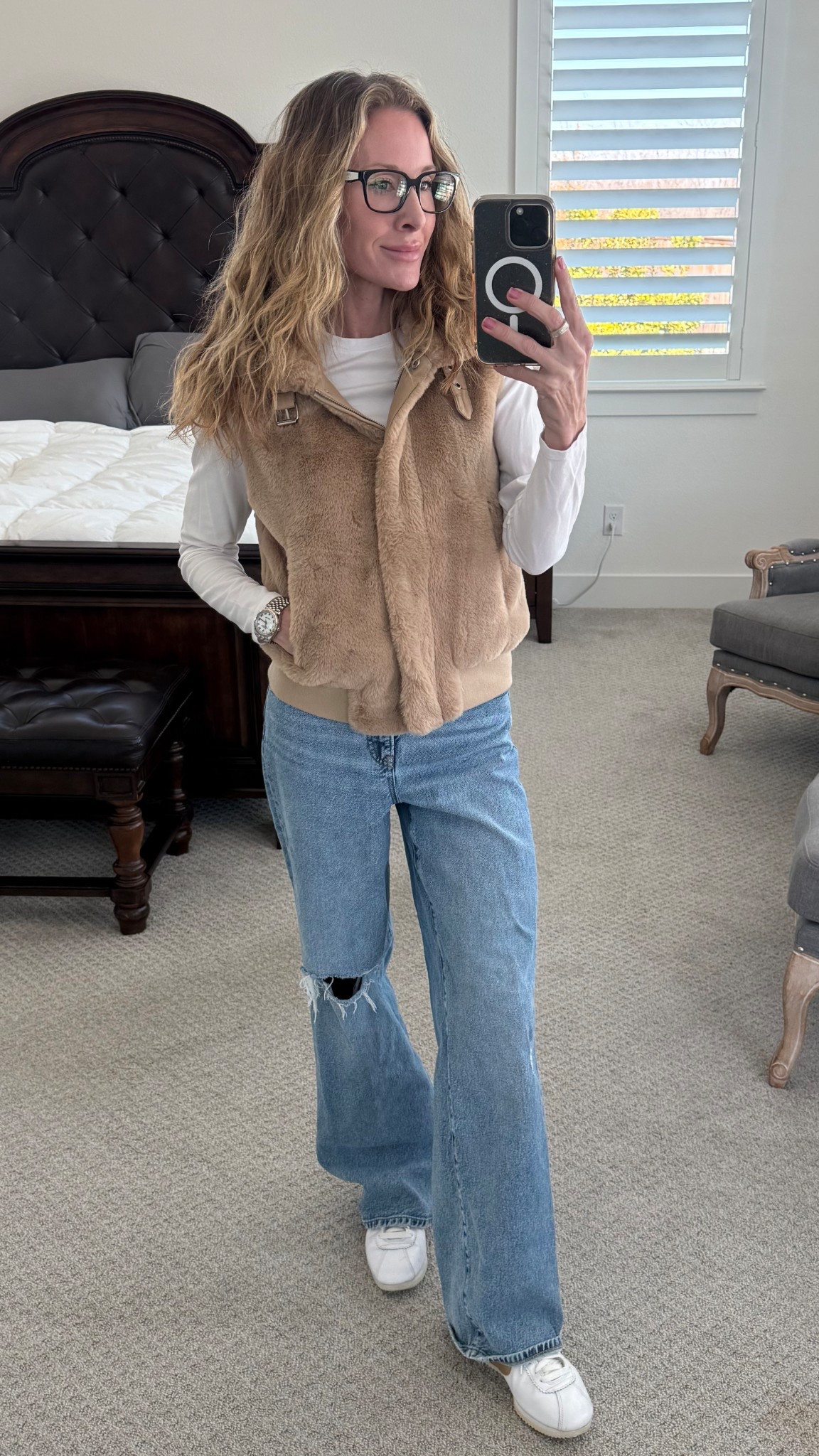 ❄️🤎🤍

#LTKOver40 #LTKSeasonal #LTKootd