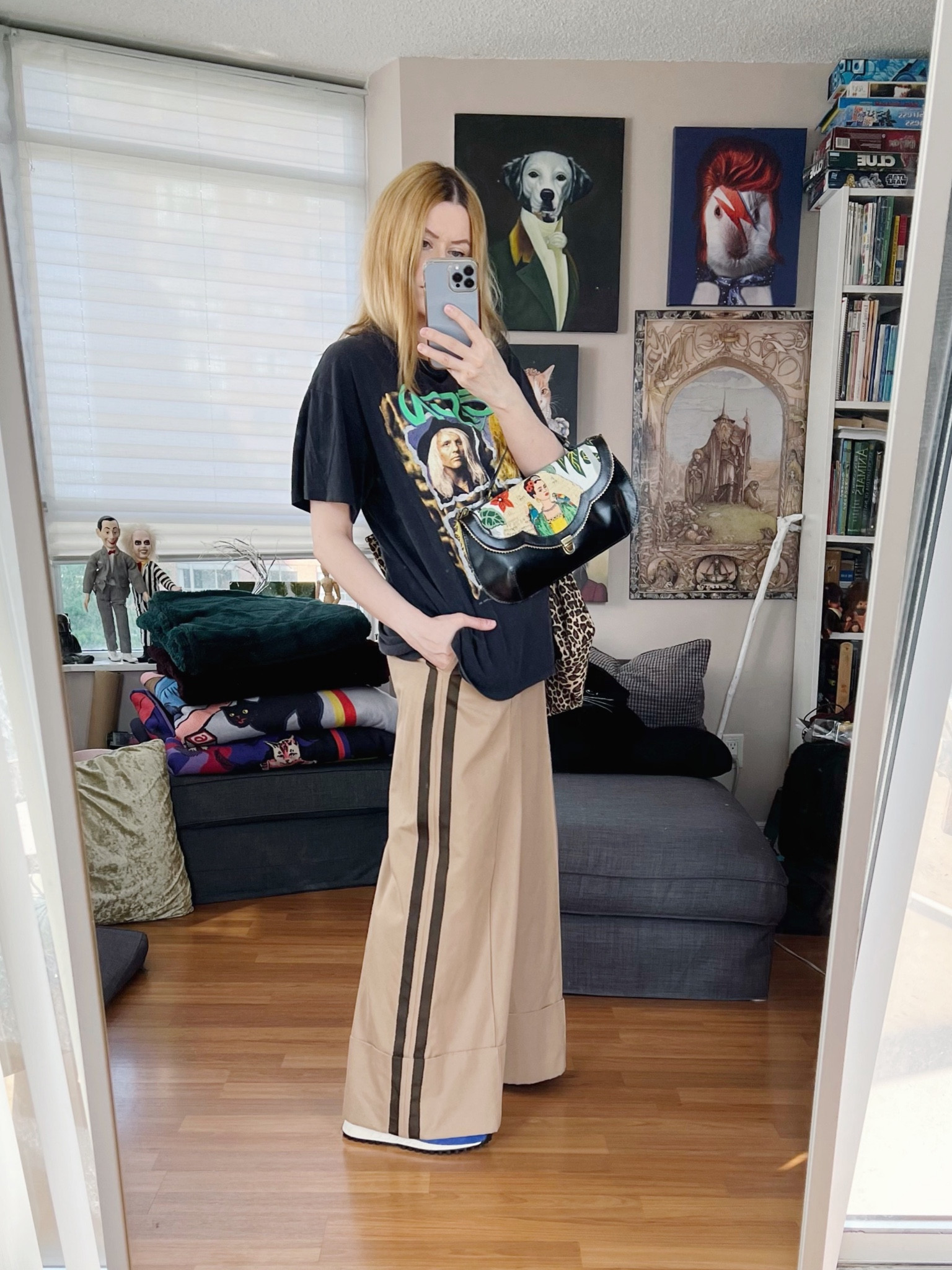 All kinds of mixed prints and graphics going on here.
T-shirt vintage, trousers secondhand.

•
. #torontostylist  #fashionstylist #summerlook  #StyleOver40  #vintagebandtee  #etsyfind #poshmarkFind #thriftFind #secondhandFind #FashionOver40  #MumStyle #genX #genXStyle #shopSecondhand #genXInfluencer #WhoWhatWearing #genXblogger #secondhandDesigner #Over40Style #40PlusStyle

#LTKFind #LTKstyletip #LTKitbag