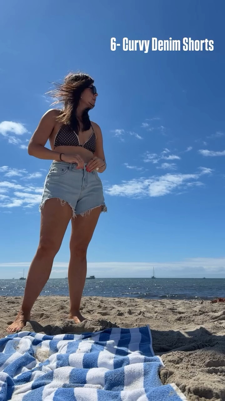 6- Curvy Denim Shorts