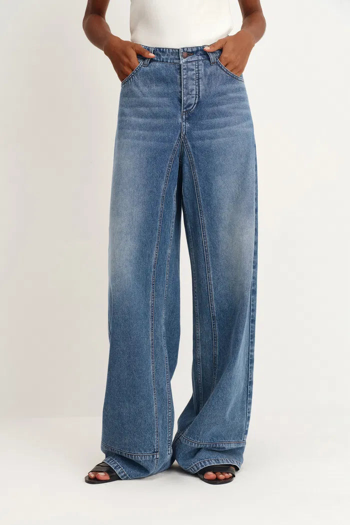 Glaire Straight Wide Leg Jeans in Lyocell Denim | Fabrique