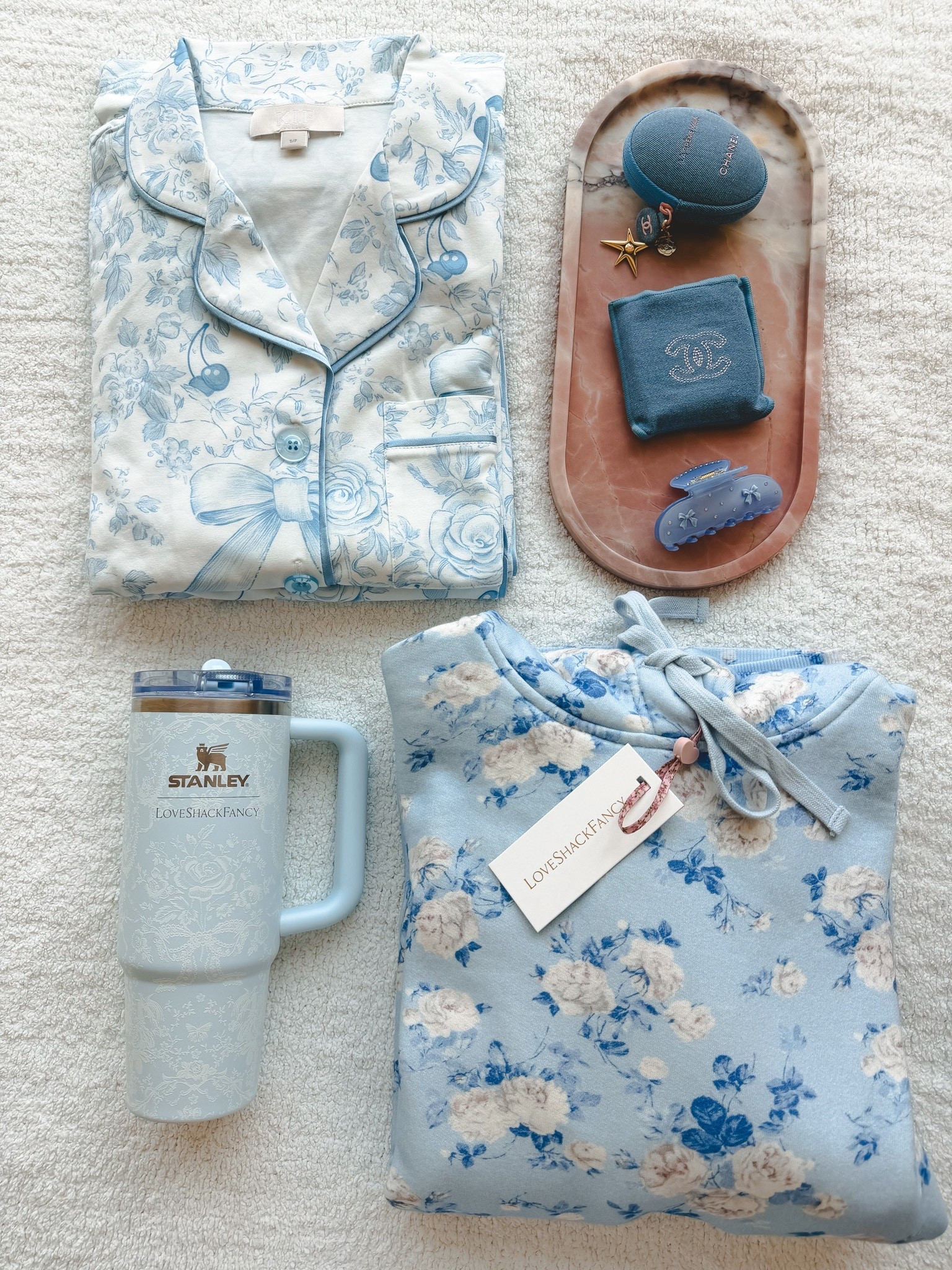 Spring blues



#LTKSeasonal #LTKootd