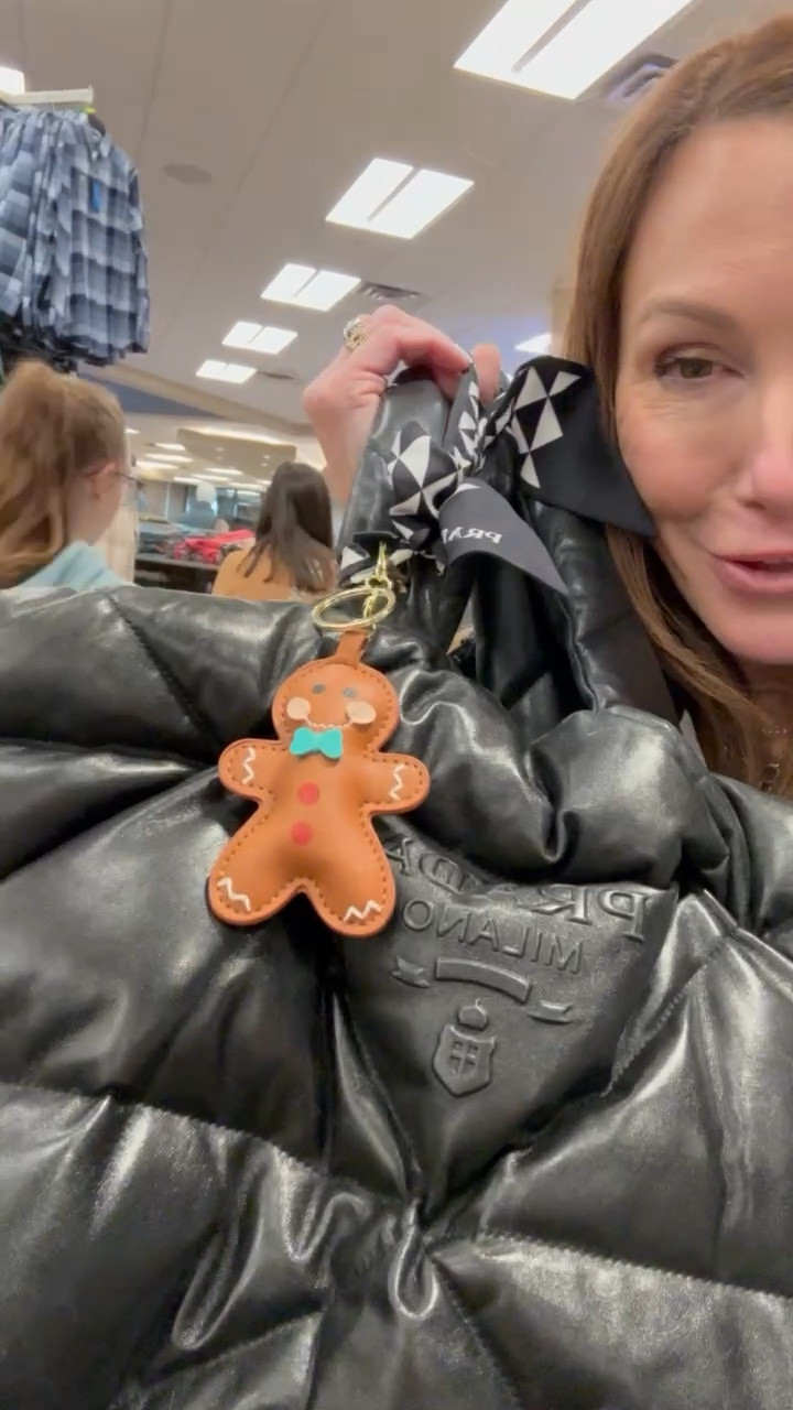 The cutest gingerbread man key chain! Perfect stocking stuffer

#LTKHoliday #LTKGiftGuide #LTKSaleAlert