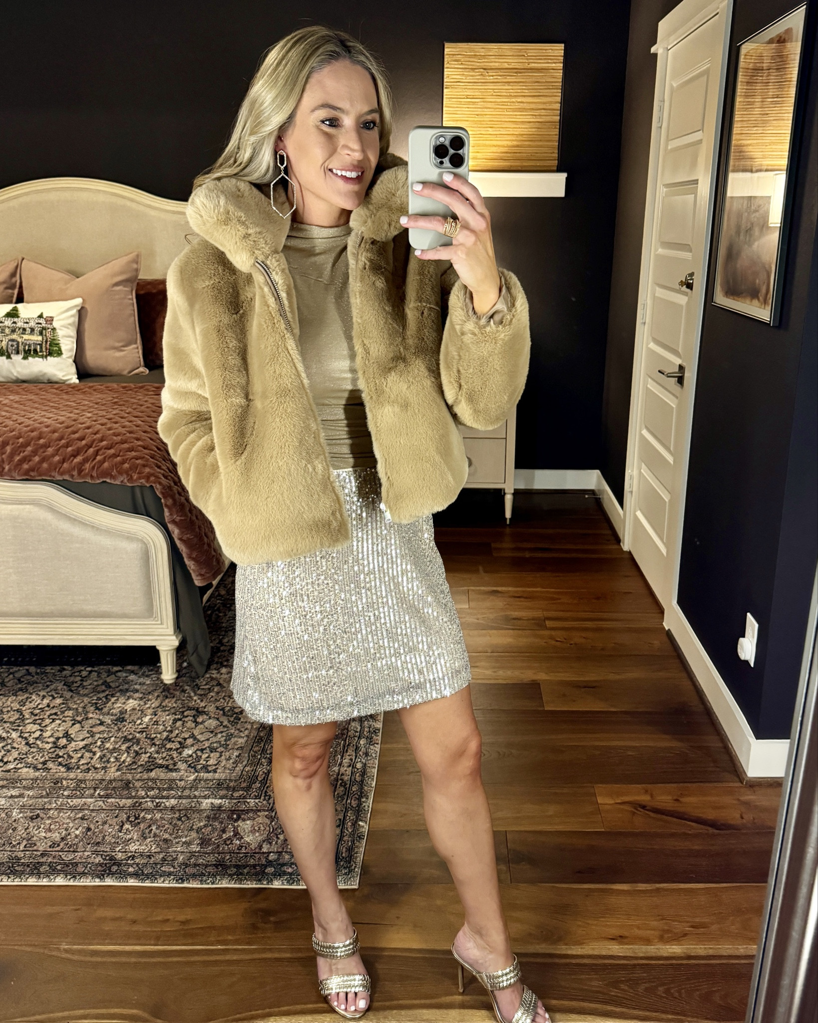 Holiday Outfit ✨

This faux fur jacket is so soft and chic. It comes in two colors and I had to have both. They both compliment these sequined skirts that come in a silvery/gold and black.  All are TTS and I’m eating XS. 

#everypiecefits

Holiday card outfit
Christmas card outfit
Mini skirt 
Holiday party outfit 
Christmas party outfit
Company holiday party
New Year’s Eve outfit 

#LTKSeasonal #LTKHoliday #LTKParties