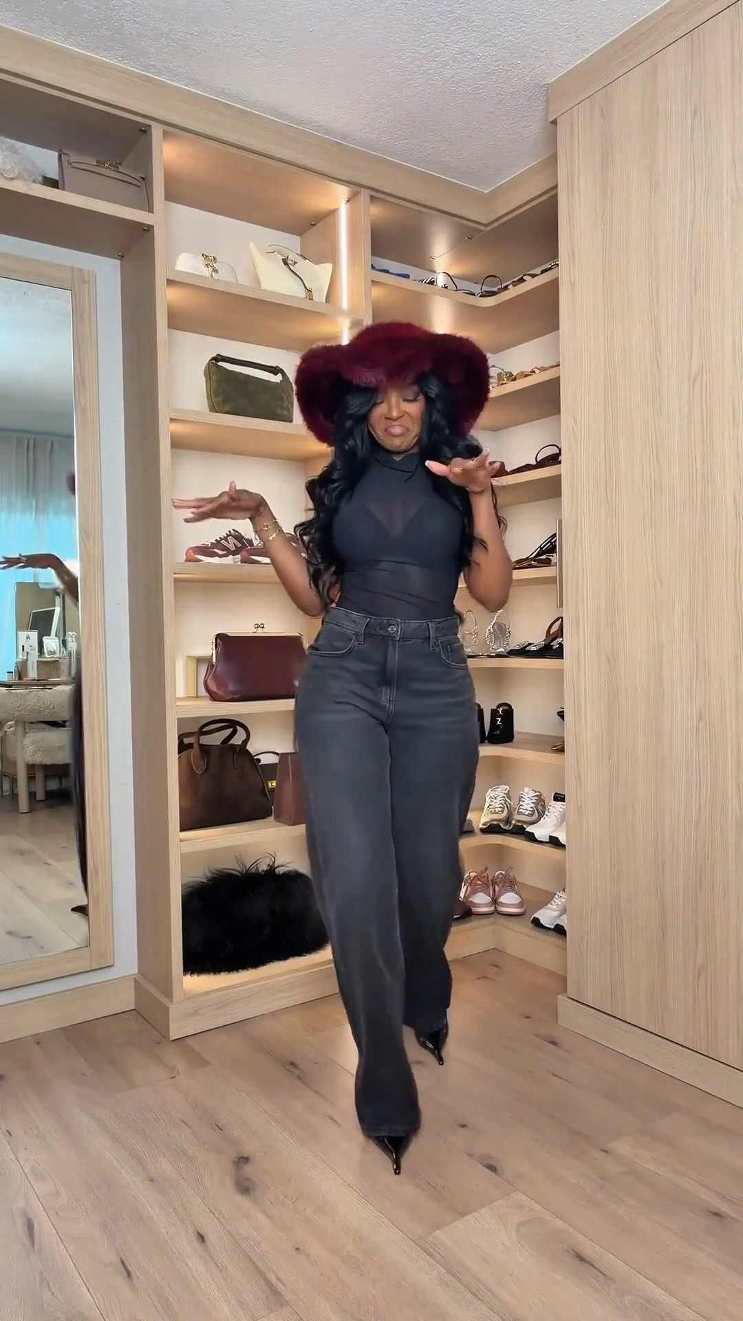 ✨ Chic & confident with a subtle statement moment.  
This look is all about balance — structured denim, a sleek top, and a bold accessory that elevates the entire outfit. Easy to dress up or down, and perfect for transitioning from day to night.

Perfect for: brunch dates, dinner plans, city strolls, or casual nights out.

📏 Sizing & Fit Details  
Top: Size Small  
Jeans: 27 Long  
Shoes: True to size  
Hat: One size  

📐 Measurements  
Height: 5’4”  
Bust: 34D  
Waist: 27”  
Hips: 40”  

Tap to get details and shop this look instantly on the LTK app.  
Follow me on Instagram and YouTube @kirasfashionfinds

#LTKgrwm #LTKootd