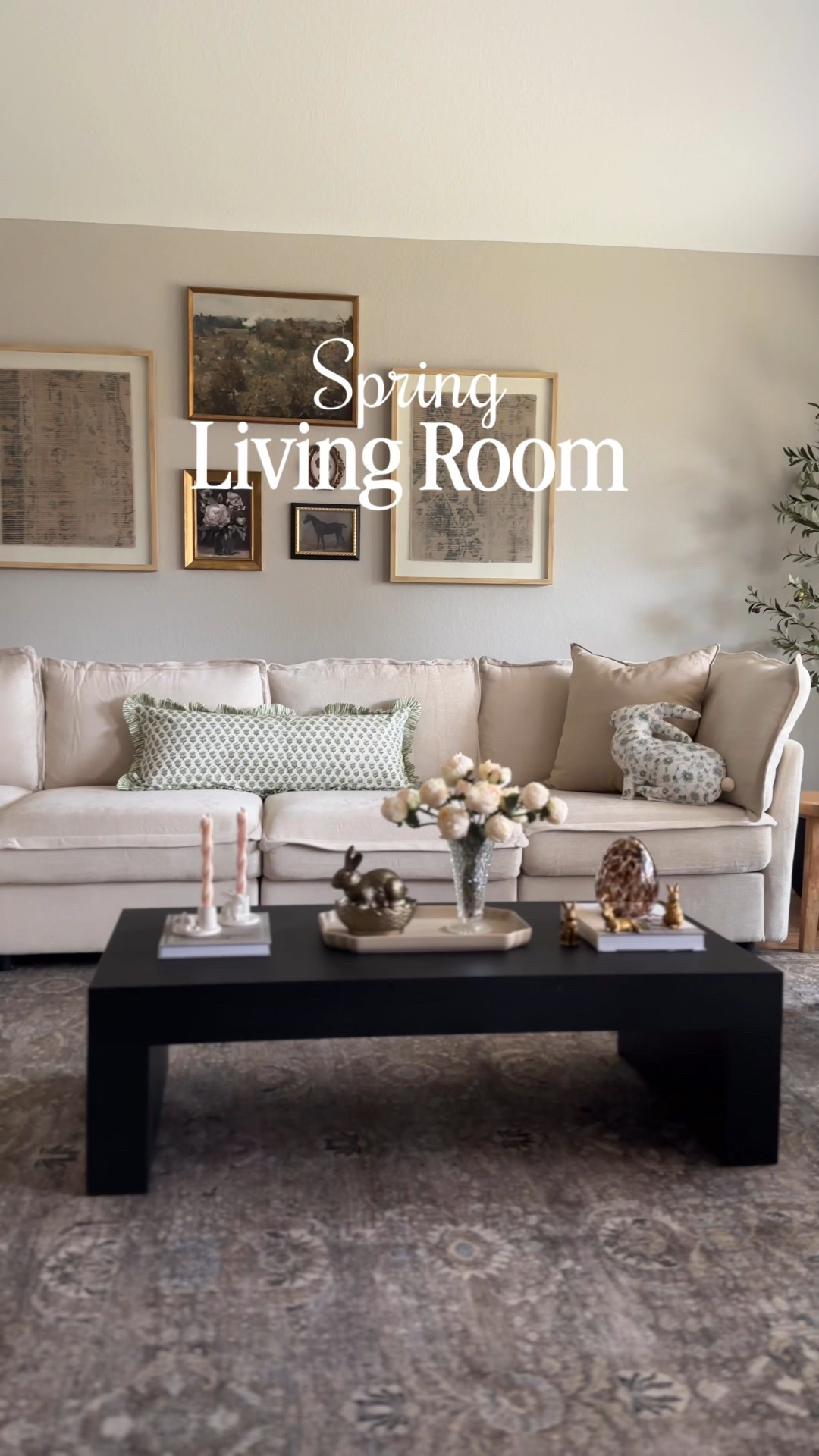 Spring time has entered the living room! 🌷🌻🌹🖤🩷🫶🏼

#LTKSeasonal #LTKHome