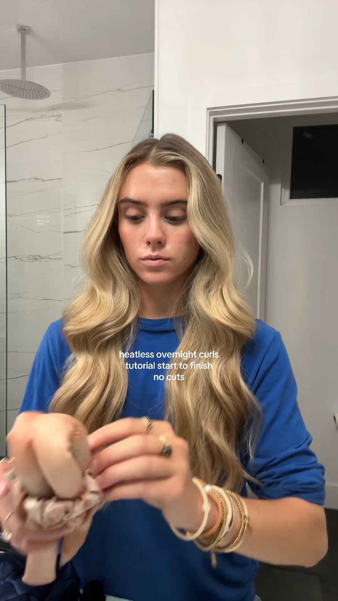 heatless overnight curls tutorial from start to finish no cuts - under three minutes and zero heat damage to get perfect volume and curl every morning 👏 things to look out for here - smooth hair each wrap, opposite wrap once hair remaining and hair already wrapped is equal, knot on bonnet before putting it on, smoothing out scalp before wrapping final side, pushing up the hair at the end 

#heatlesscurlstutorial #heatlesscurlsovernight #overnightcurlstutorial #noheatcurlstutorial #heatlesscurlshack

#LTKgrwm #LTKselfcare #LTKBeauty