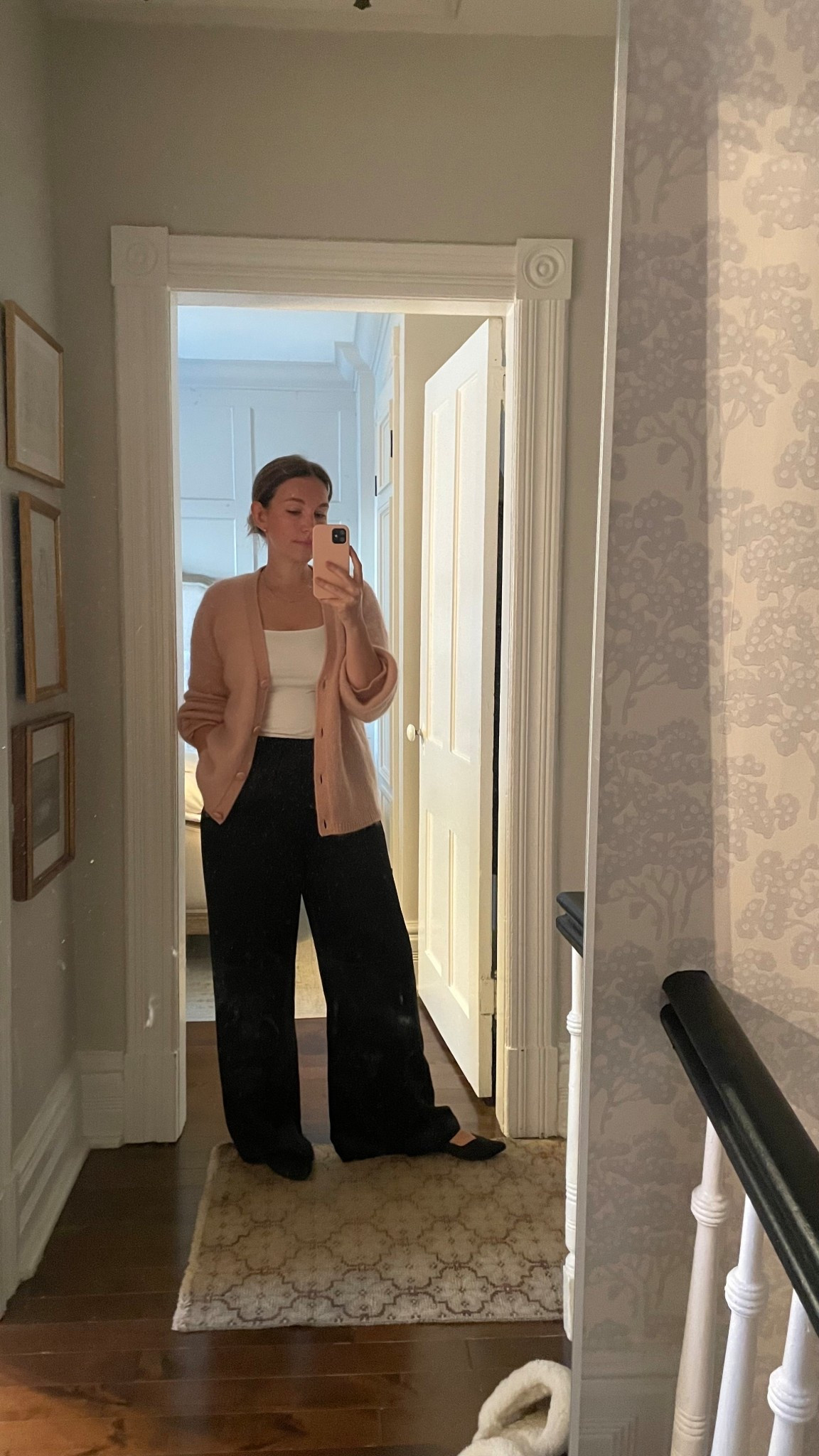 Obsessed with these pants that feel like pyjamas but look so chic 