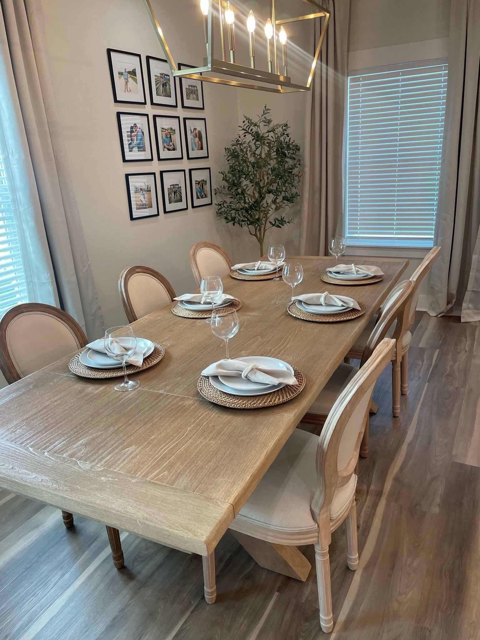 Dining Room Details 🤎

Neutral Dining Room, Dining Room Decor, Dining Table Inspiration, Neutral Home, Pottery Barn 

#LTKstyletip #LTKU #LTKhome