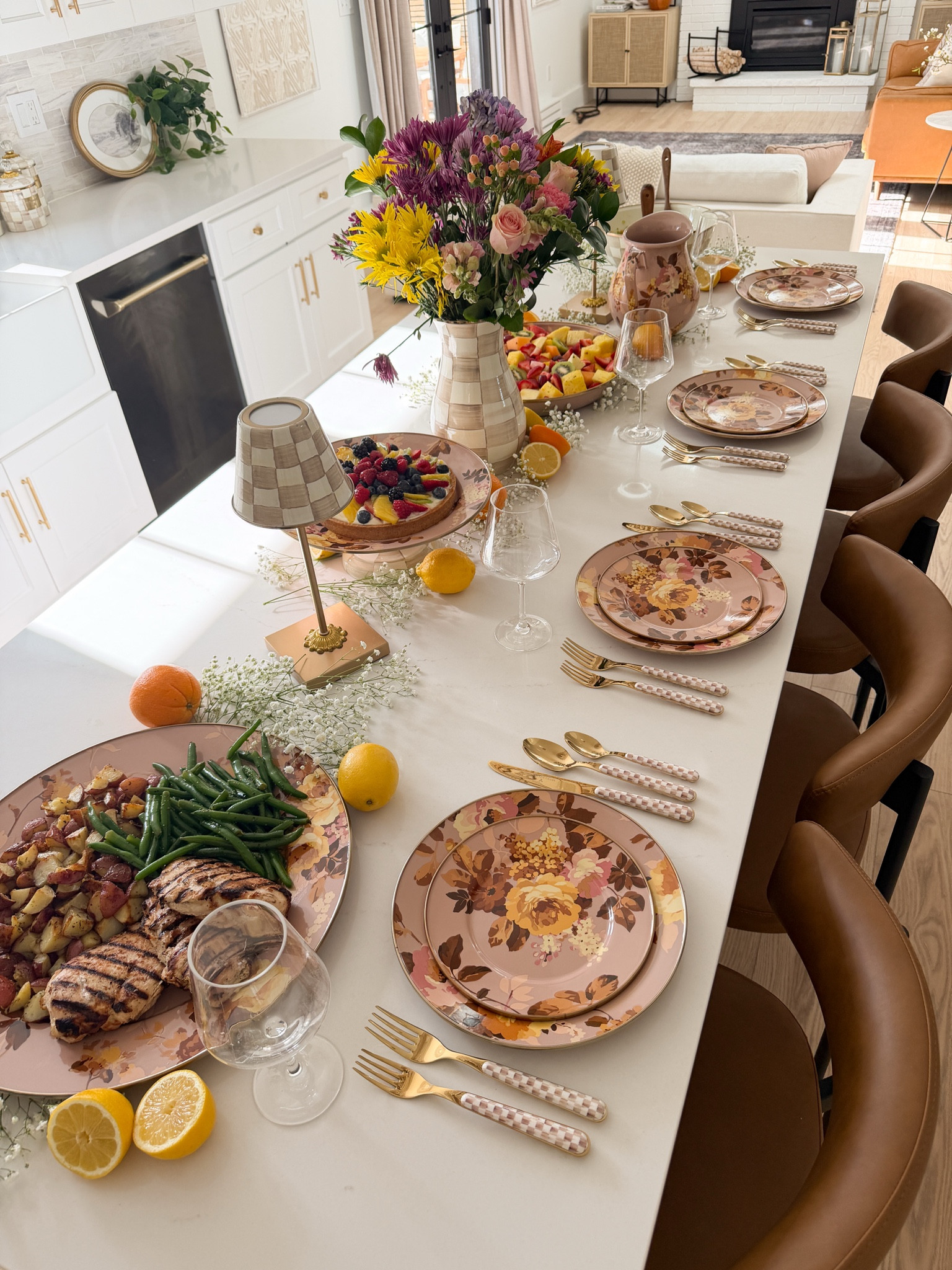 Kicking off our first gathering of the spring with my favorite pieces from 
@mackenzie-childs new Wild Rose Mauve collection. Springy, elegant, and so thoughtfully designed. IN LOVE! 🌸🌷💐 #MCpartner 