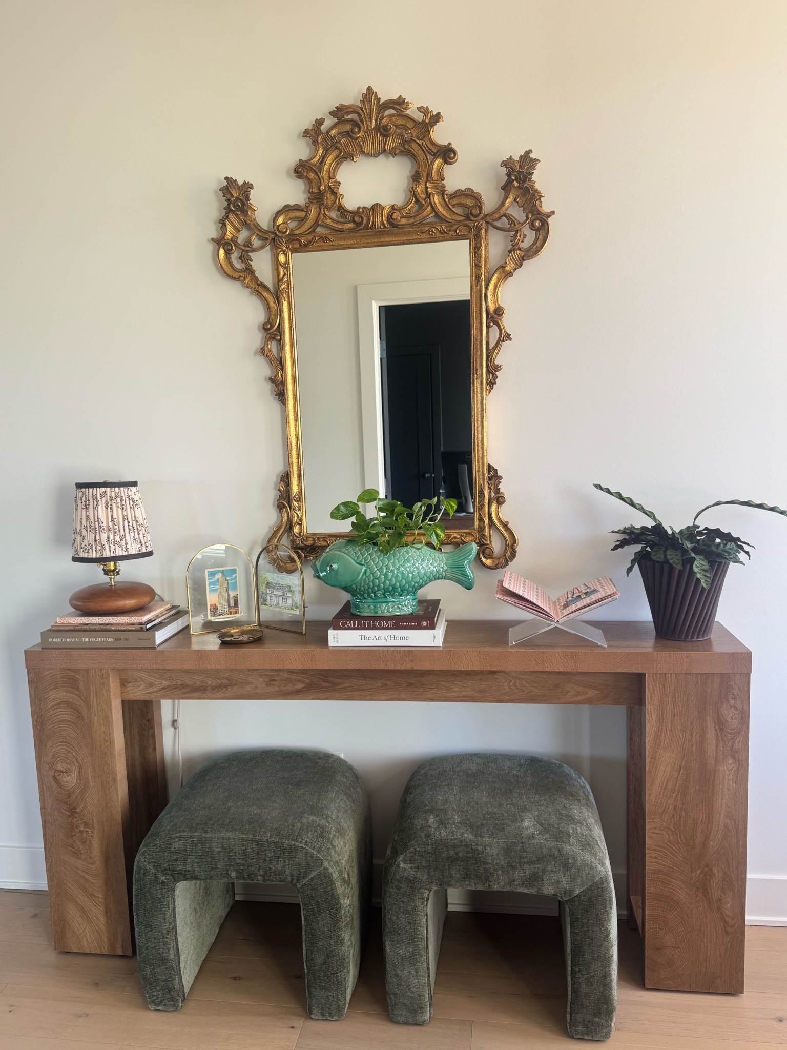 The best console table under $160🤯 the mirror is vintage & the pink book in the acrylic stand is an old Gucci catalog but I found a few on eBay. 

Console Table Styling | Foyer Inspiration | Entry Table | Entryway Decor 

#LTKHome