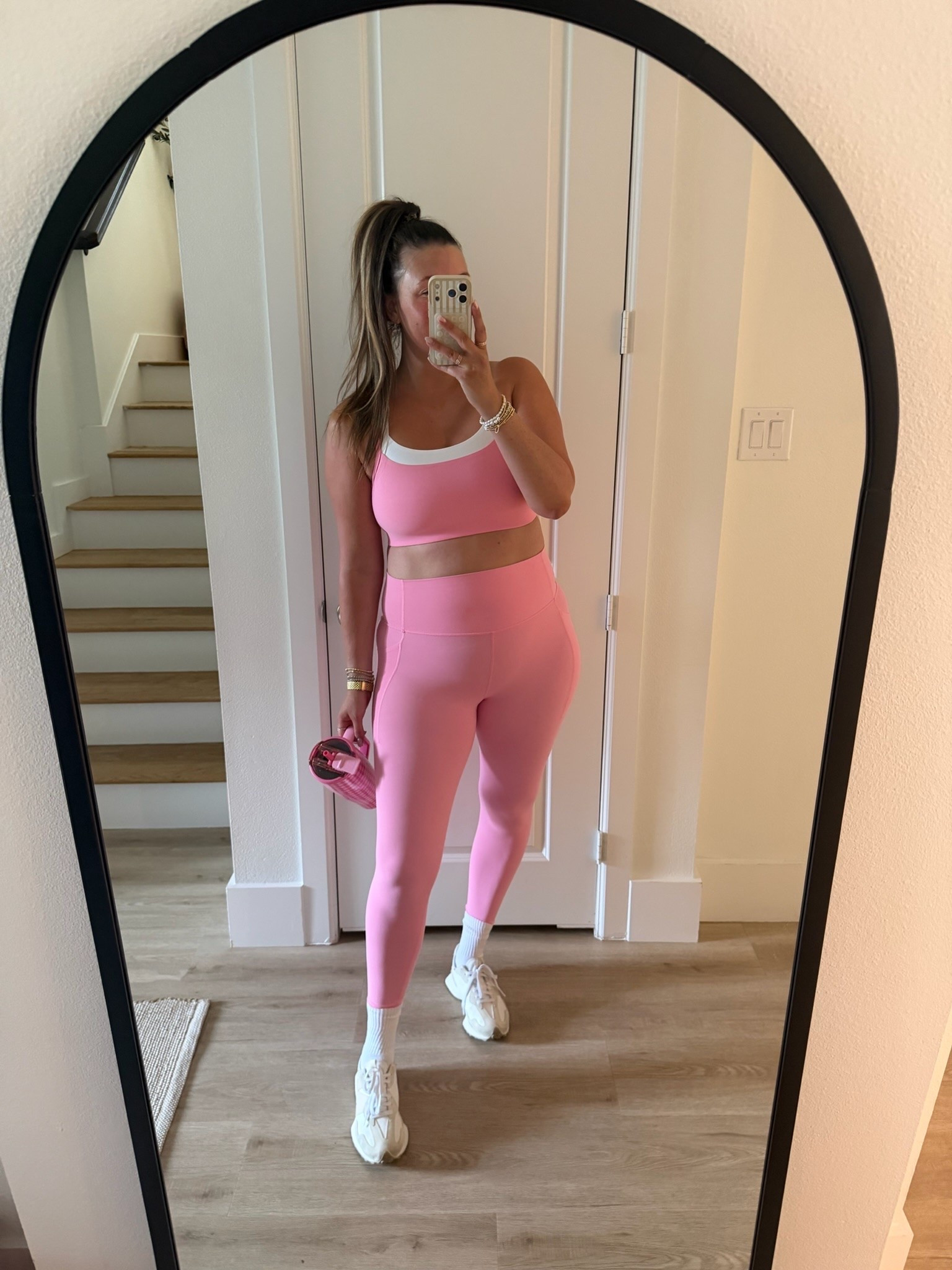 Pink athletic set - tts xl

#LTKfitnessgoals #LTKMidsize #LTKTall