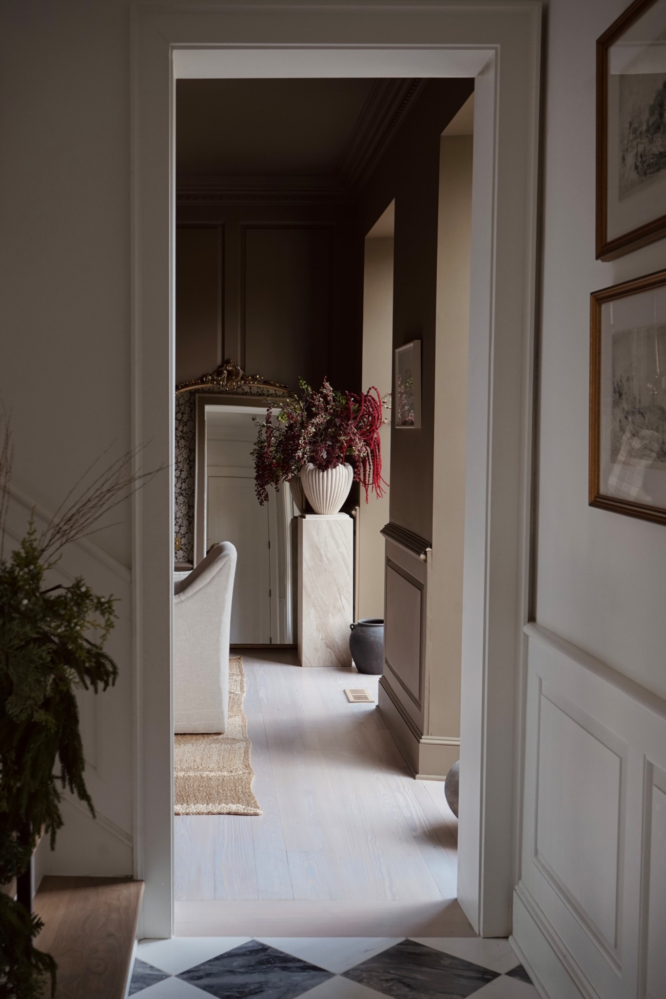 Minimal holiday styling

#LTKGiftGuide #LTKHoliday #LTKSeasonal