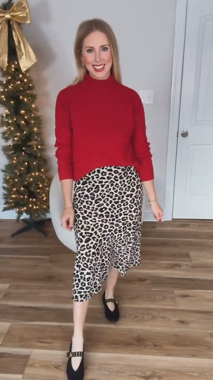 Walmart try on, leopard skirt, time and tru 

#LTKFindsUnder50 #LTKHoliday
