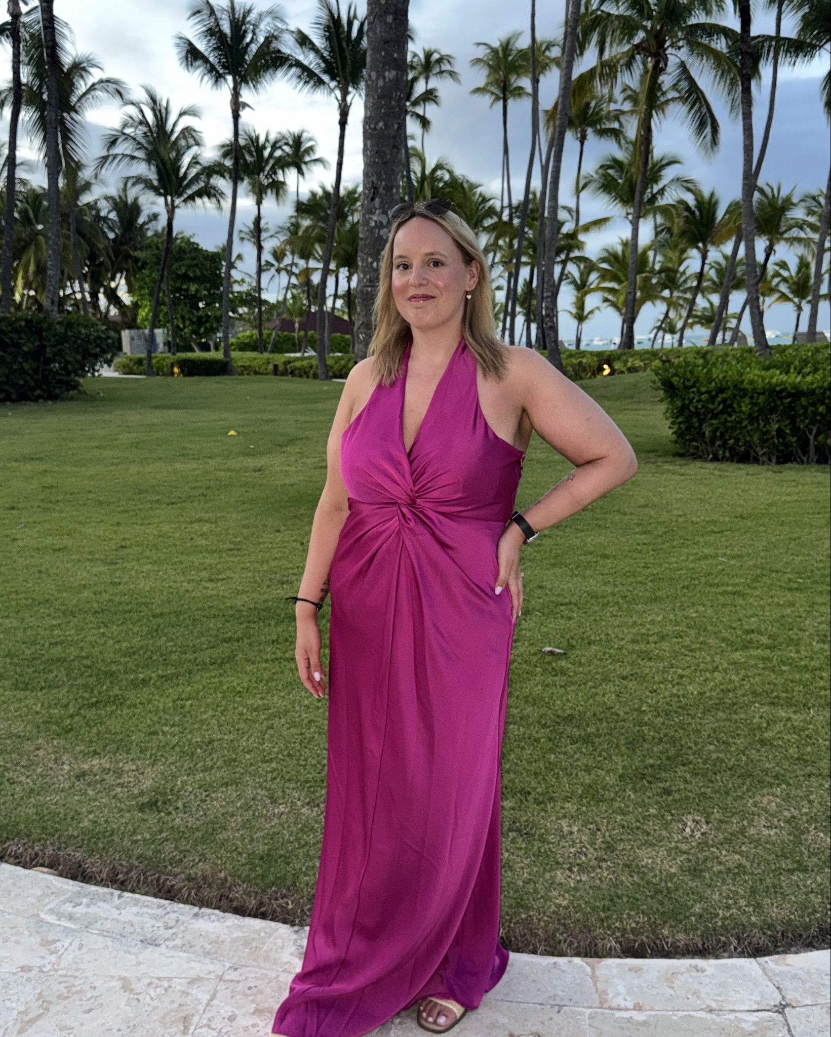 Pretty in pink 🌺 

The perfect holiday outfit, wedding guest outfit or even summer bridesmaid dress! 


#LTKwedding #LTKdresses #LTKmidsize