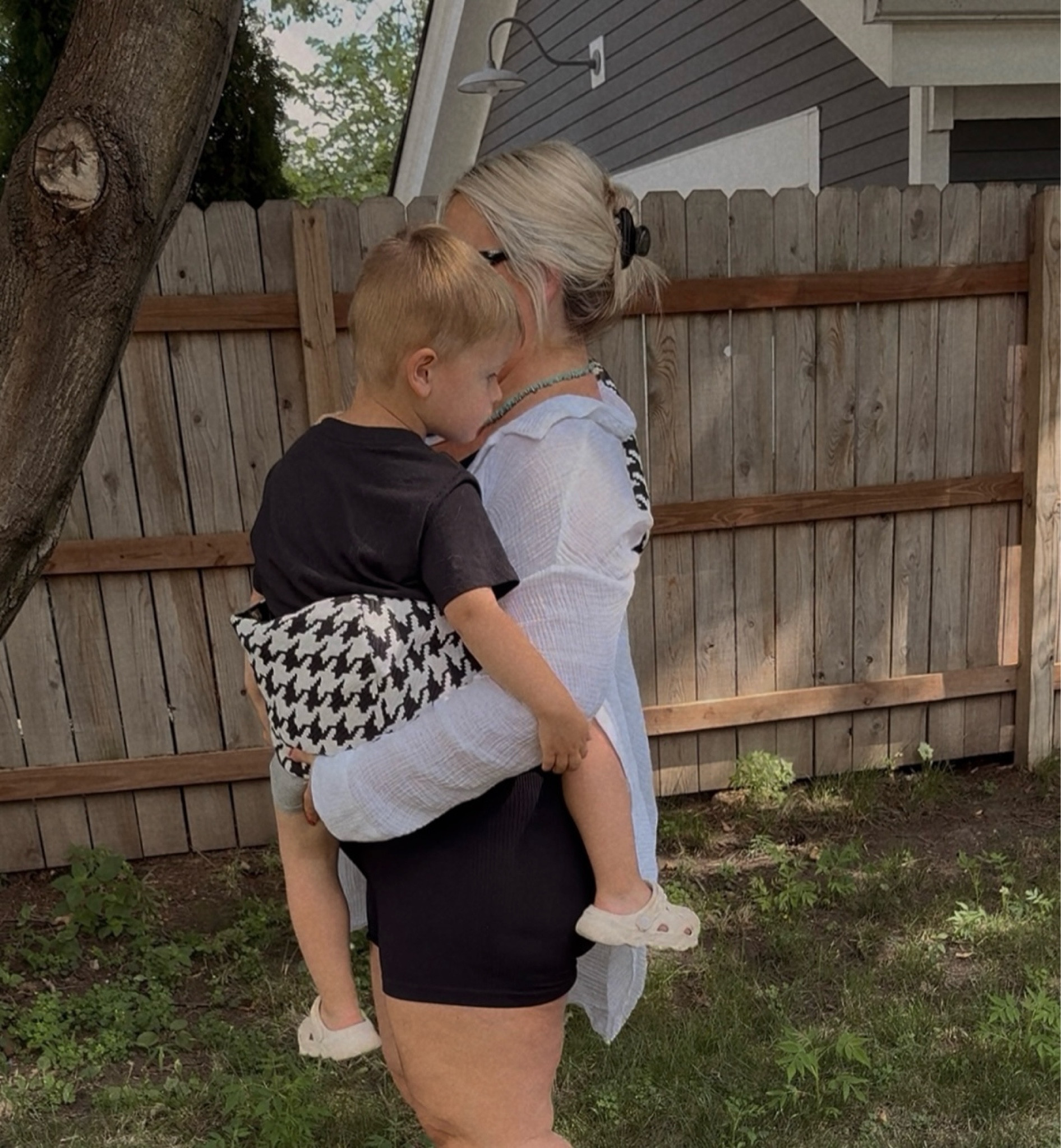 toddler carrier - MUST HAVE for clingy toddlers 😆

#LTKFamily #LTKBaby #LTKKids