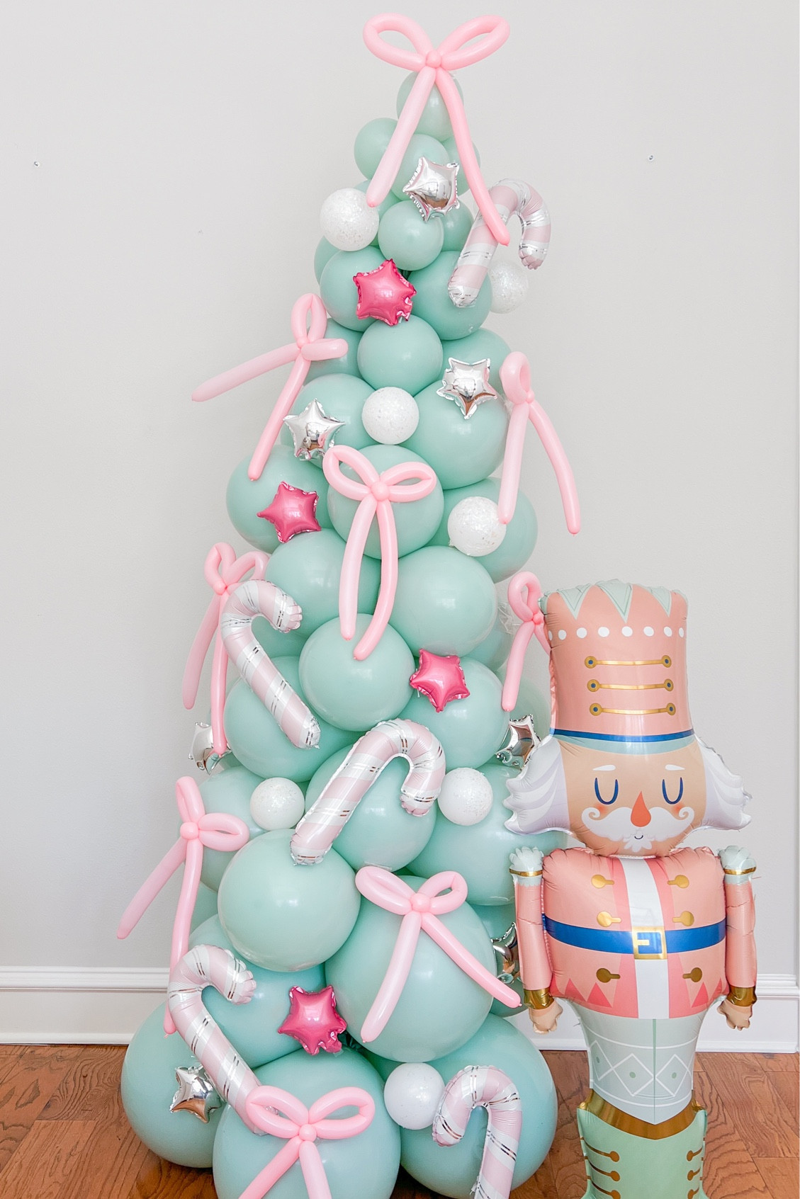 Balloon tree with the cutest balloon bows! 🎀🤩 Full tutorial coming tomorrow! 

#LTKHoliday #LTKparties #LTKfamily