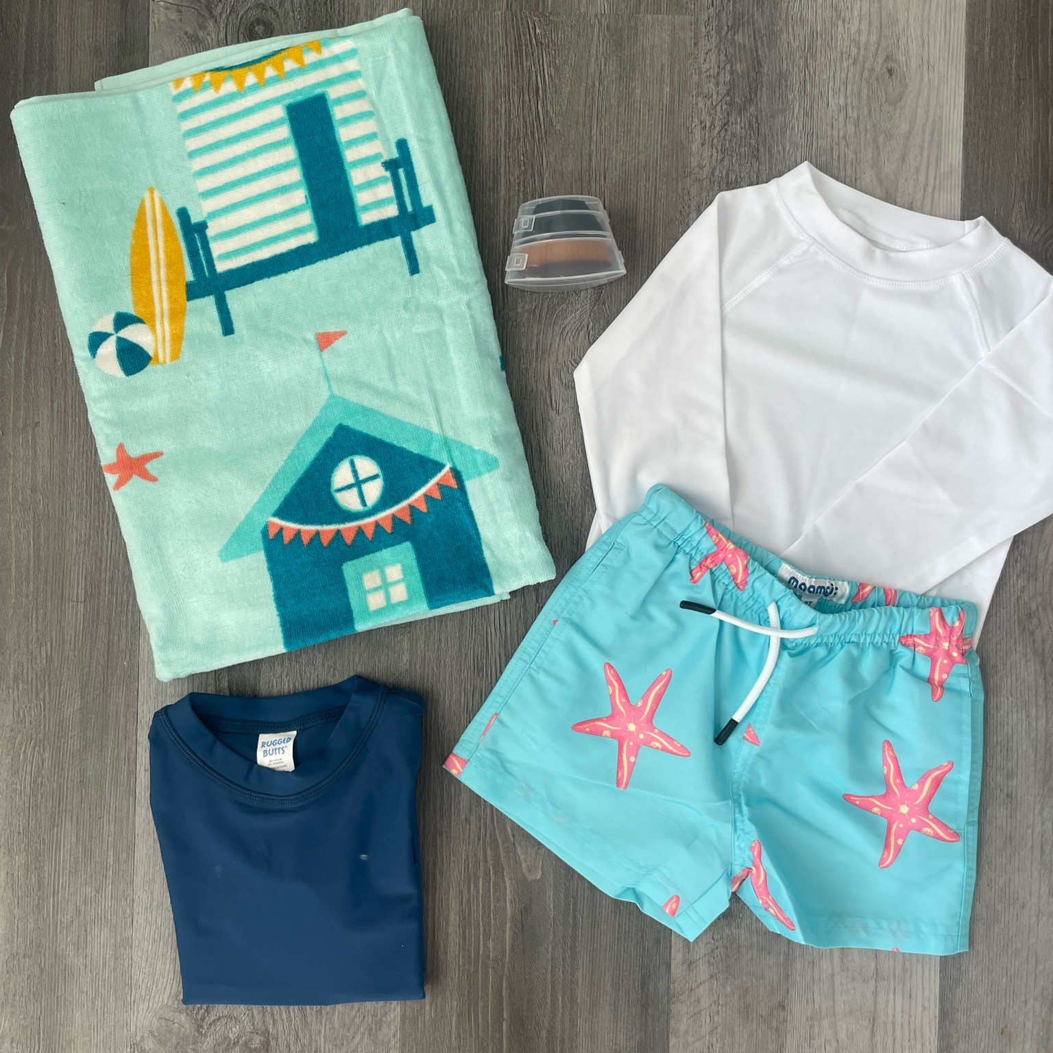 Toddler/baby beach essentials!

Purchased the blue rash guard brand 3x- love it! Towel is cheap but will get the job done!

Everything else linked we own and love! Tent had been a lifesaver- it’s large enough for myself (5’10” and my husband 6’4” to fit in with our son! Highly recommend. 

Toddler beach stuff
Beach trip 
Beach with baby
Toddler swim 

#LTKswim #LTKtravel #LTKkids
