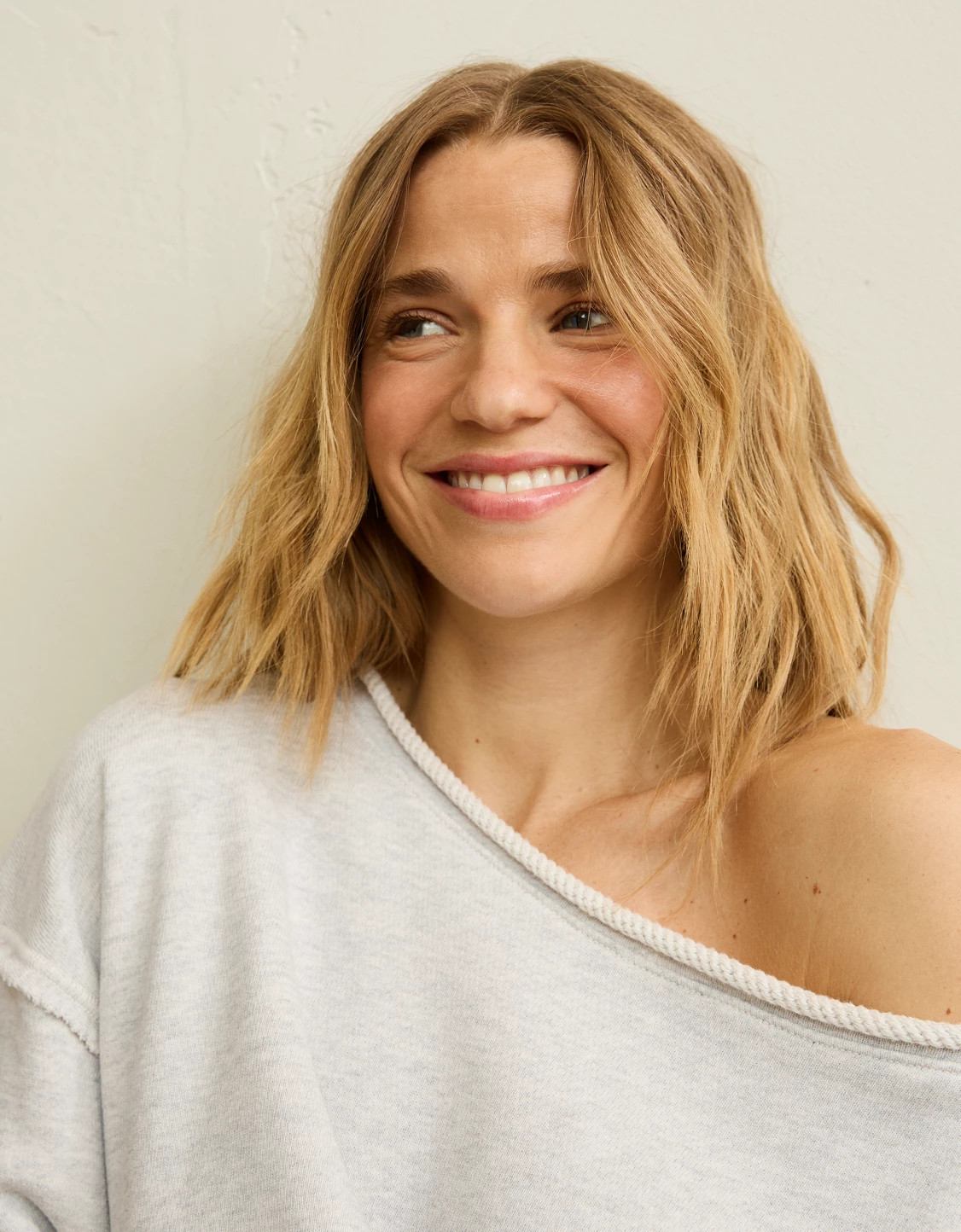 AE On a Roll Off-the-Shoulder Sweatshirt | American Eagle Outfitters (US & CA)