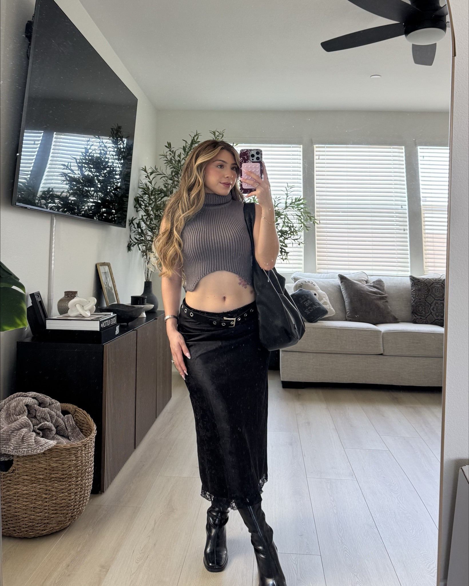 maxi skirt & boot combo🖤👢

#LTKStyleTip #LTKPetite #LTKSeasonal