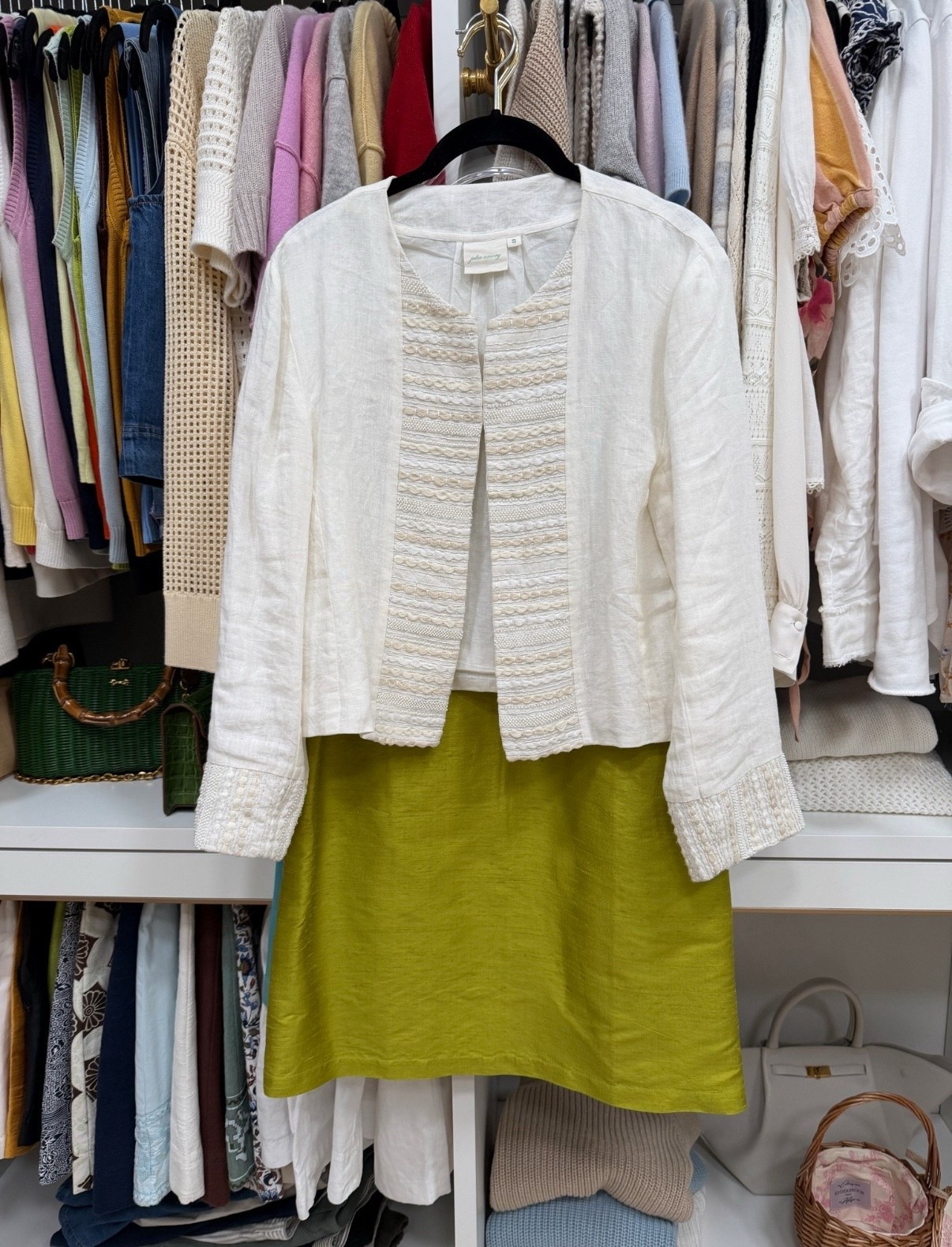 -Julia Amory discount code TAMMY15
-My jacket is old, a little more natural color, they just released it in a white
-Basket in the corner is Kinderbrook available on my ShopMy https://go.shopmy.us/p-50375837