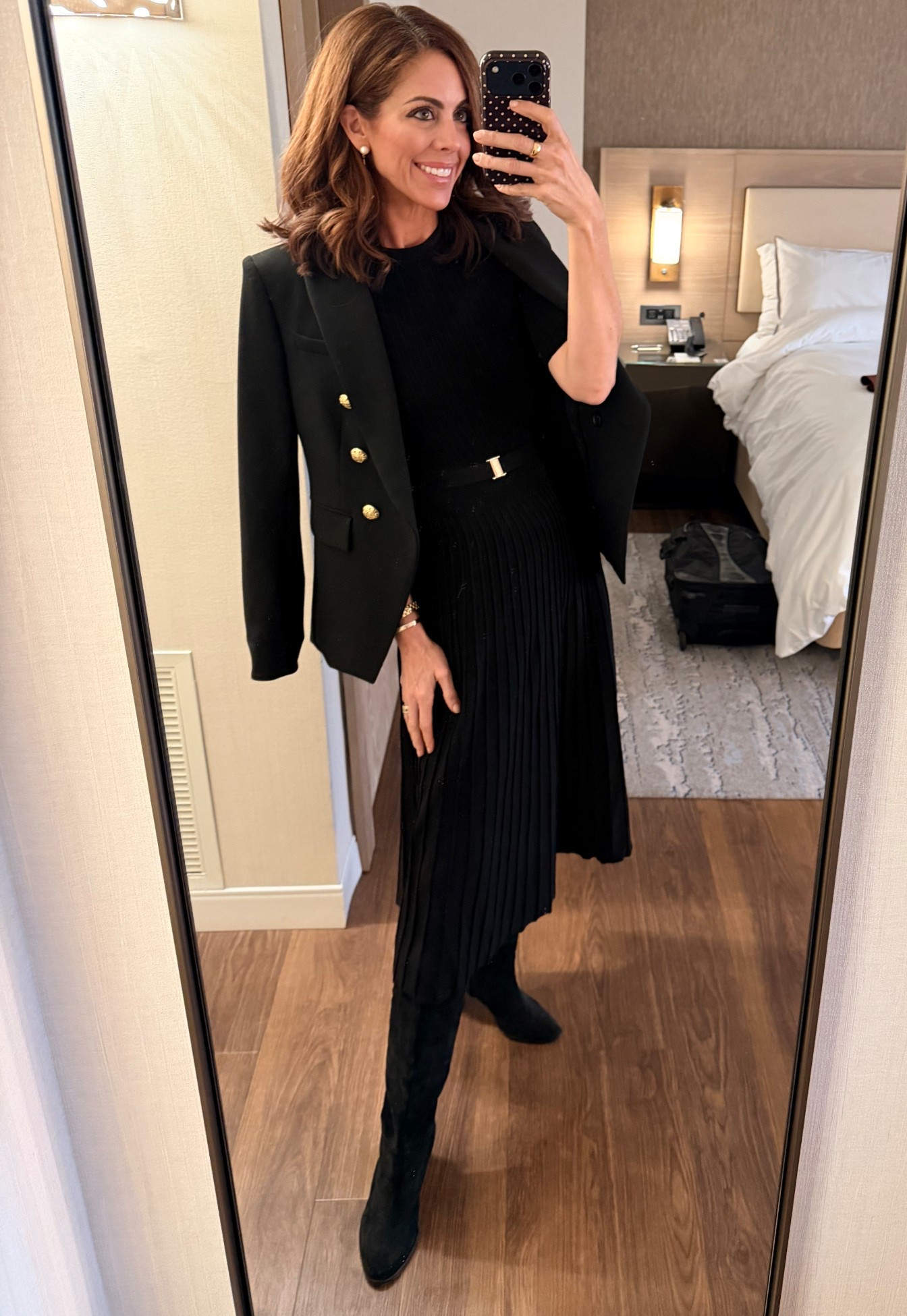 Second signing today in @veronicabeard - sold out in a lot of sizes on their site so linked a few others that have more! 