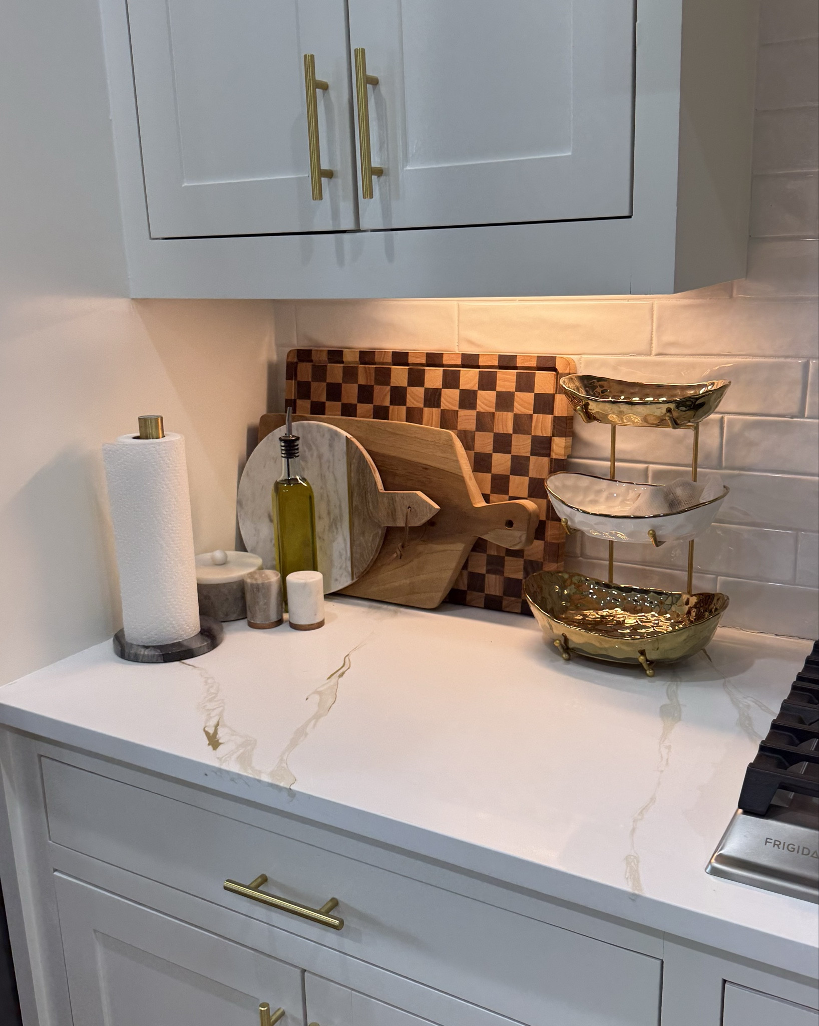 If you love the look of Mackenzie Childs but don’t want to splurge, this cutting board is such a good alternative! 

#LTKfoodie #LTKSaleAlert #LTKHome