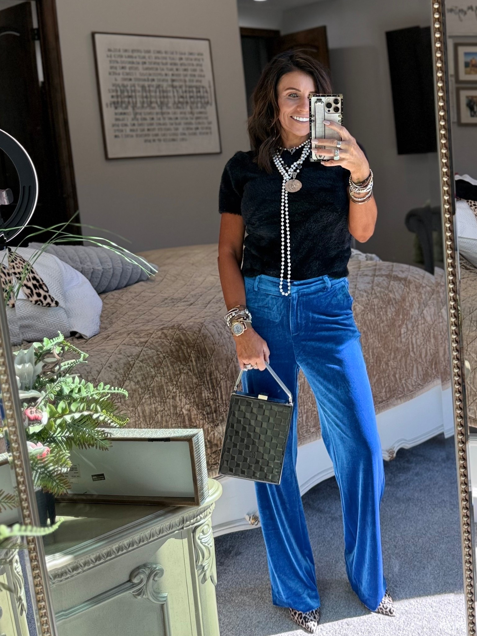 Fall Velvet pants.... the color is 🧨🧨

Heels are Zara (but tagged others) 
Pants in XS for ref


#LTKStyleTip #LTKSeasonal #LTKU