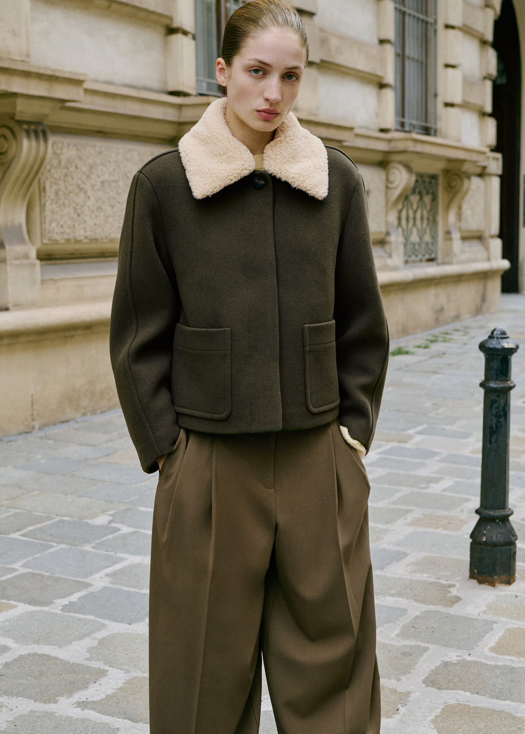 Wide-Leg-Hose mit mittlerer Bundhöhe und Bundfalten - Damen | MANGO Deutschland | Mango EU